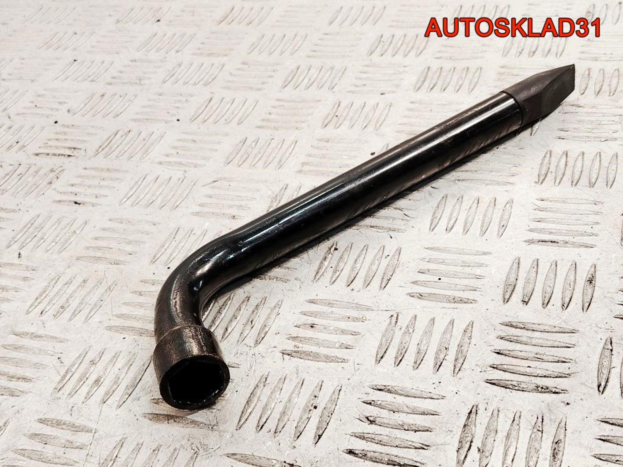 Ключ баллонный Ford Focus 1 93BB17032AB, 1000 рублей, Дубовое