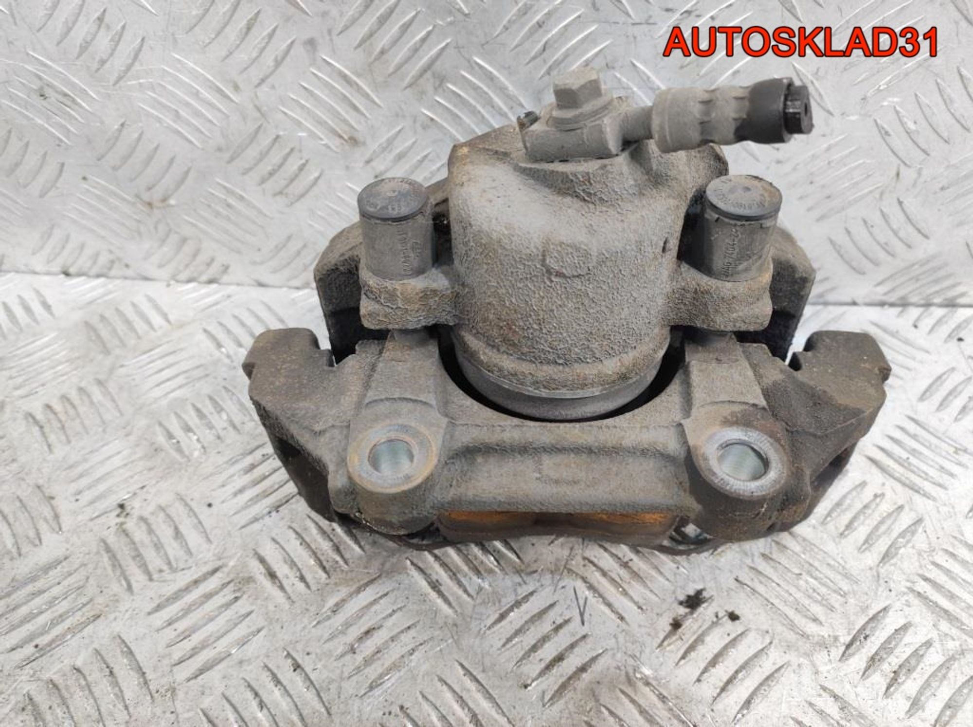 Суппорт тормозной передний правый Skoda Rapid 1K0615124E, 2700 рублей, Дубовое