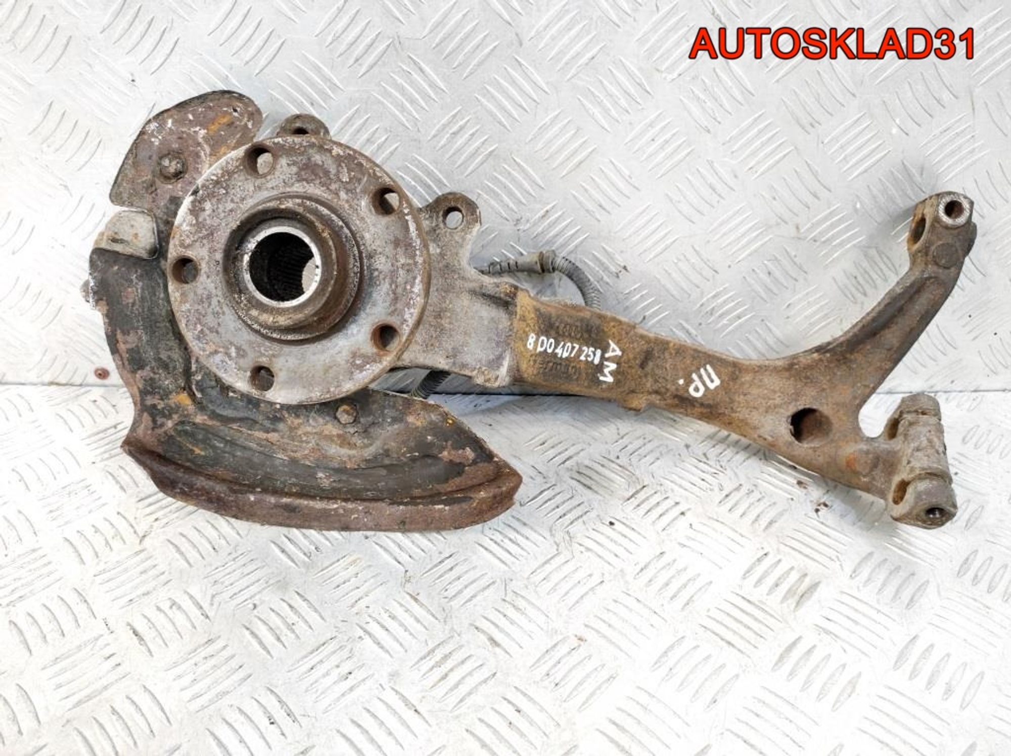 Кулак передний правый VW Passat B5 8D0407258AM, 1200 рублей, Дубовое