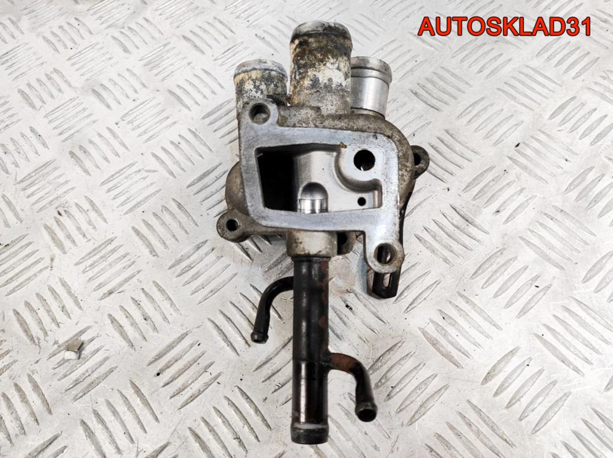 Корпус термостата Hyundai Getz 1,4 G4EE 2560026100, 1700 рублей, Дубовое