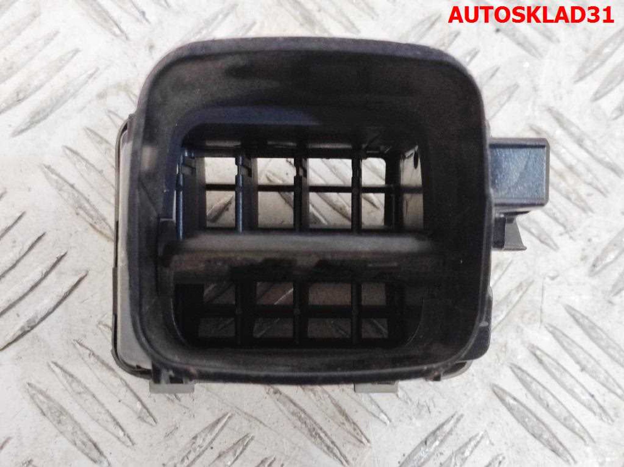 Дефлектор воздушный левый VW Passat B5+ 3B0819703D, 1000 рублей, Дубовое