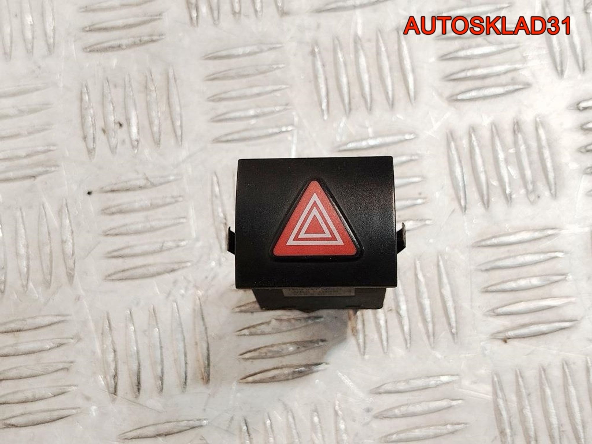 Кнопка аварийной сигнализации SEAT Leon 1M1 1M0941509B, 6500 рублей, Дубовое