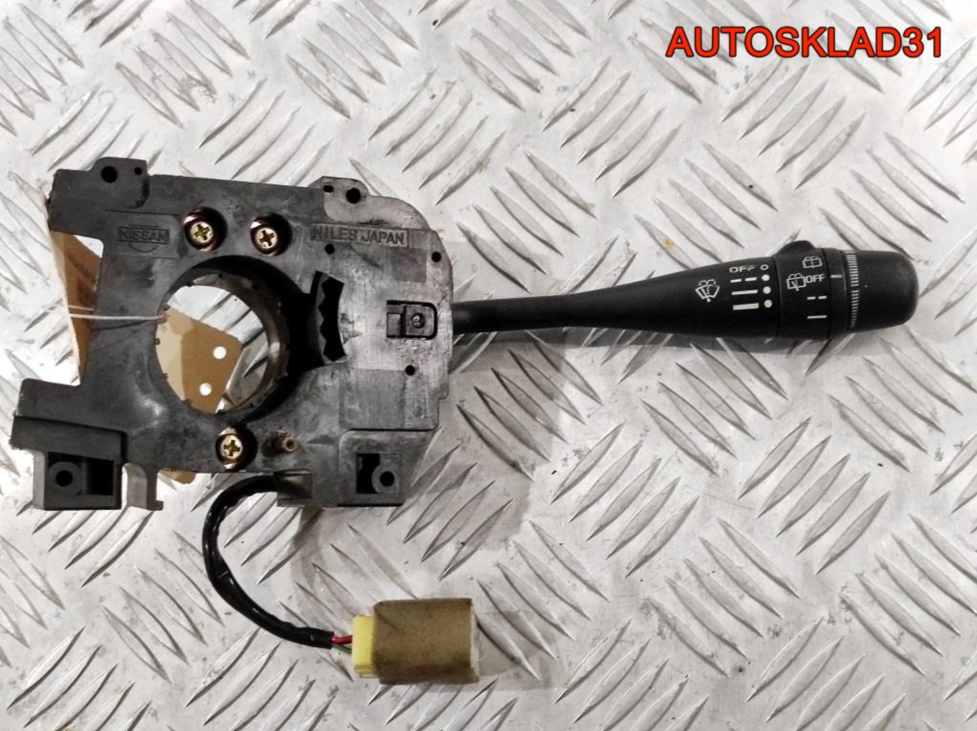 Переключатель стеклоочистителей Nissan Sunny N14, 1200 рублей, Дубовое