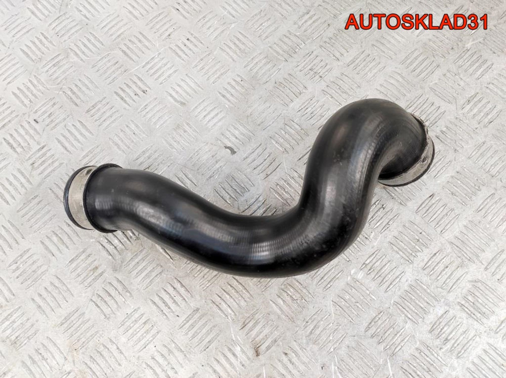 Патрубок интеркулера Mercedes Benz W203 2.2 Дизель A2035282182, 1500 рублей, Дубовое