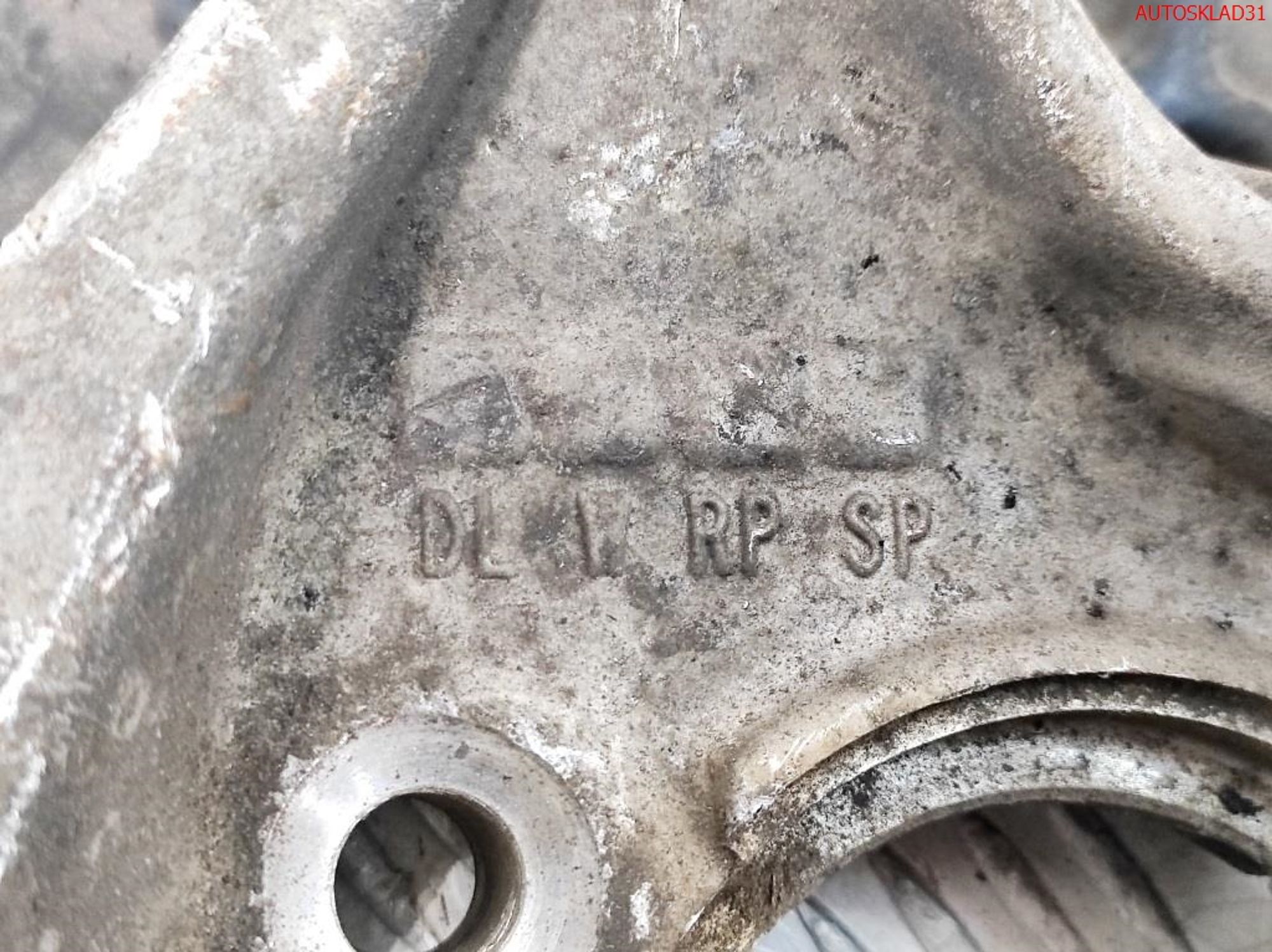 Кулак поворотный передний левый VW Passat B6 3C0407253F, 2000 рублей, Дубовое