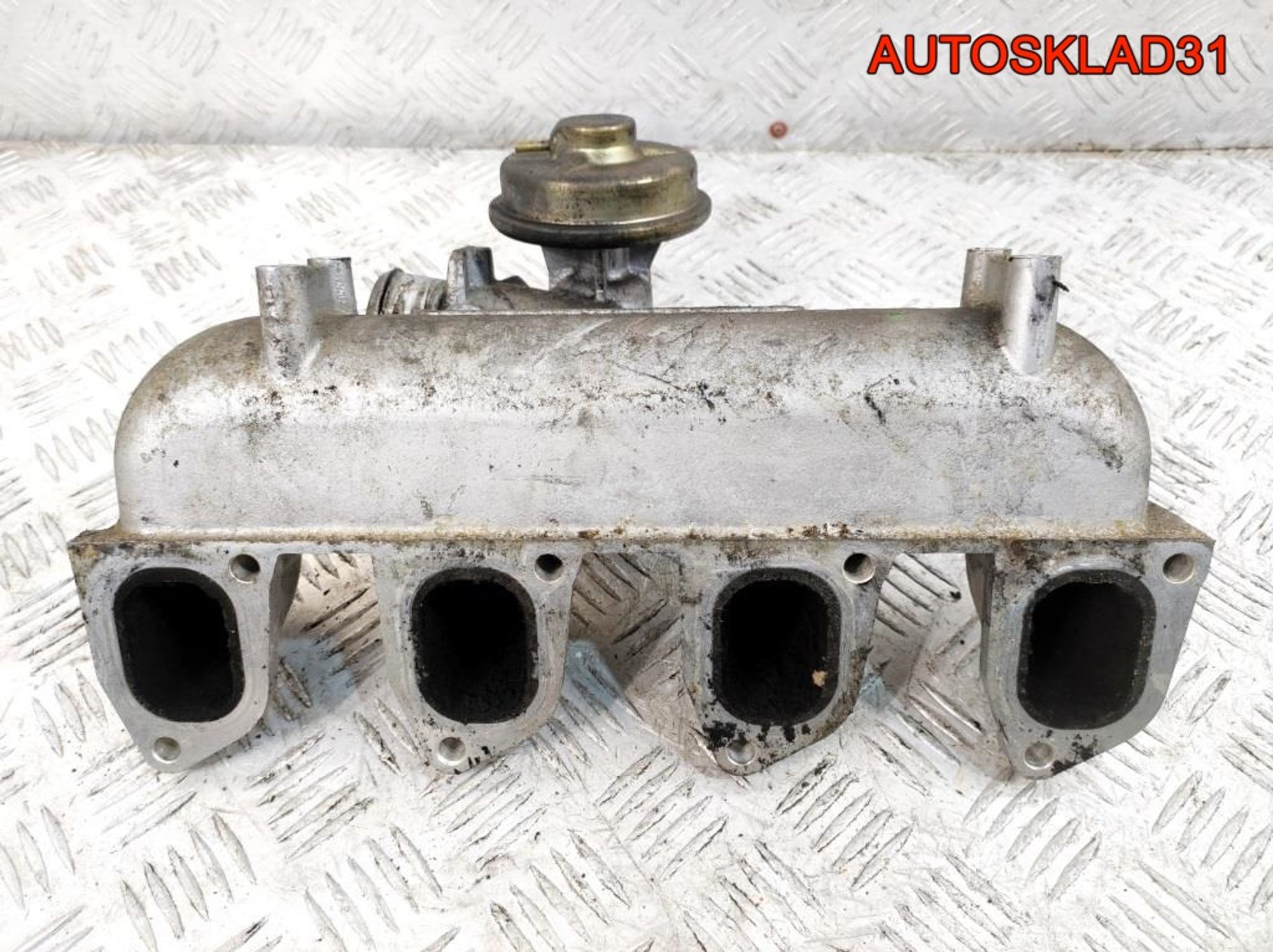 Коллектор впускной Ford Focus 1 1,8 Дизель 1498882, 700 рублей, Дубовое