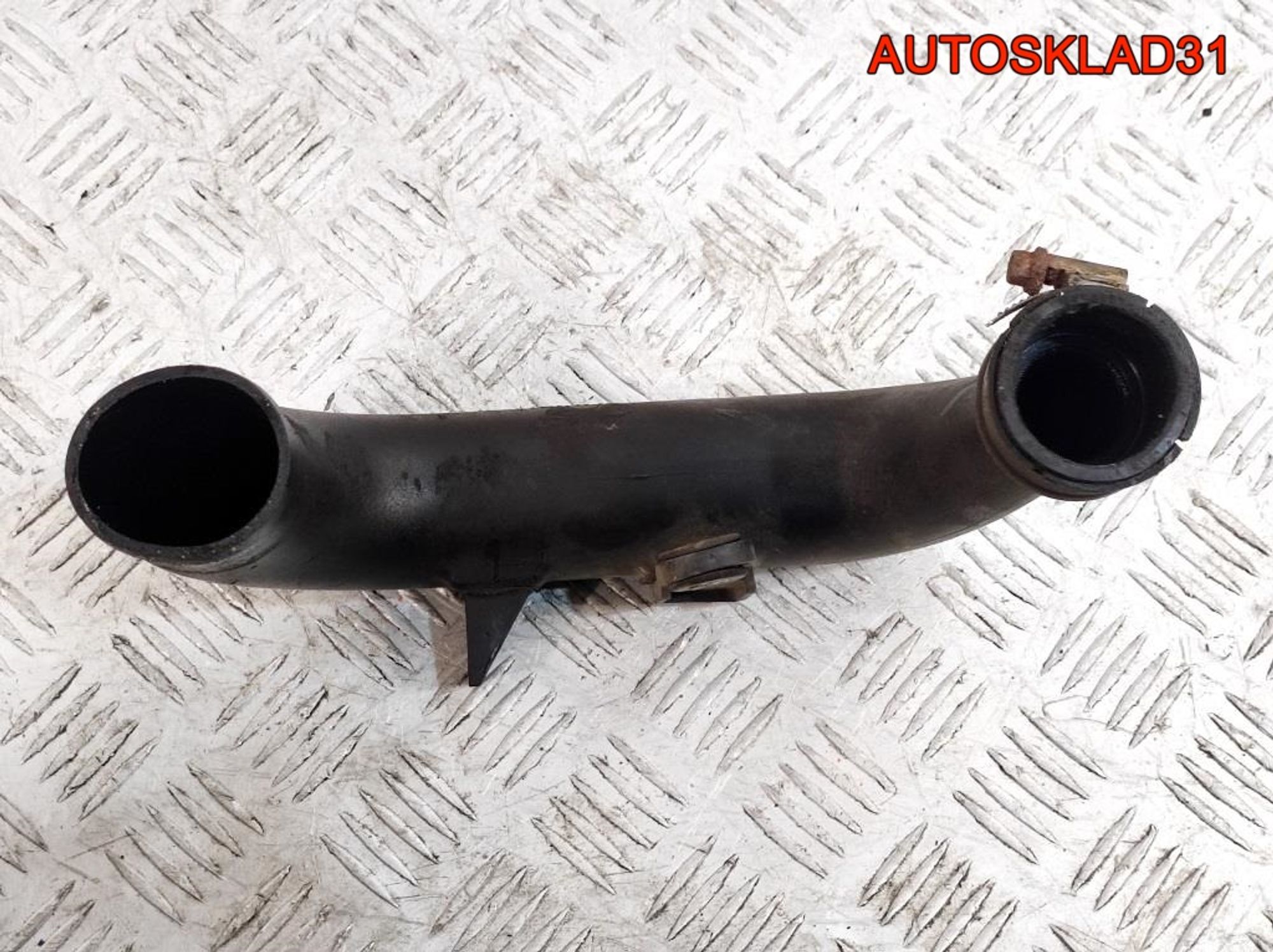 Патрубок интеркулера Opel Corsa D 1,3 Z13DTJ 13333735, 1300 рублей, Дубовое