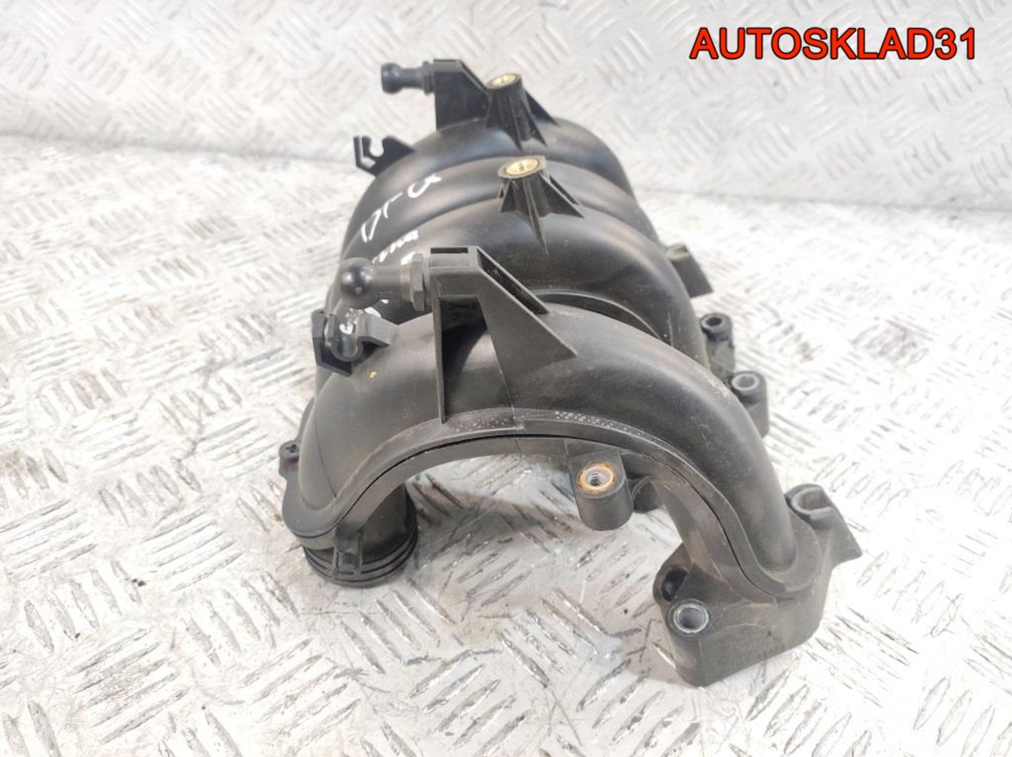 Коллектор впускной нижняя часть VW Golf 4 1,6 BFQ 06A133206S, 1500 рублей, Дубовое