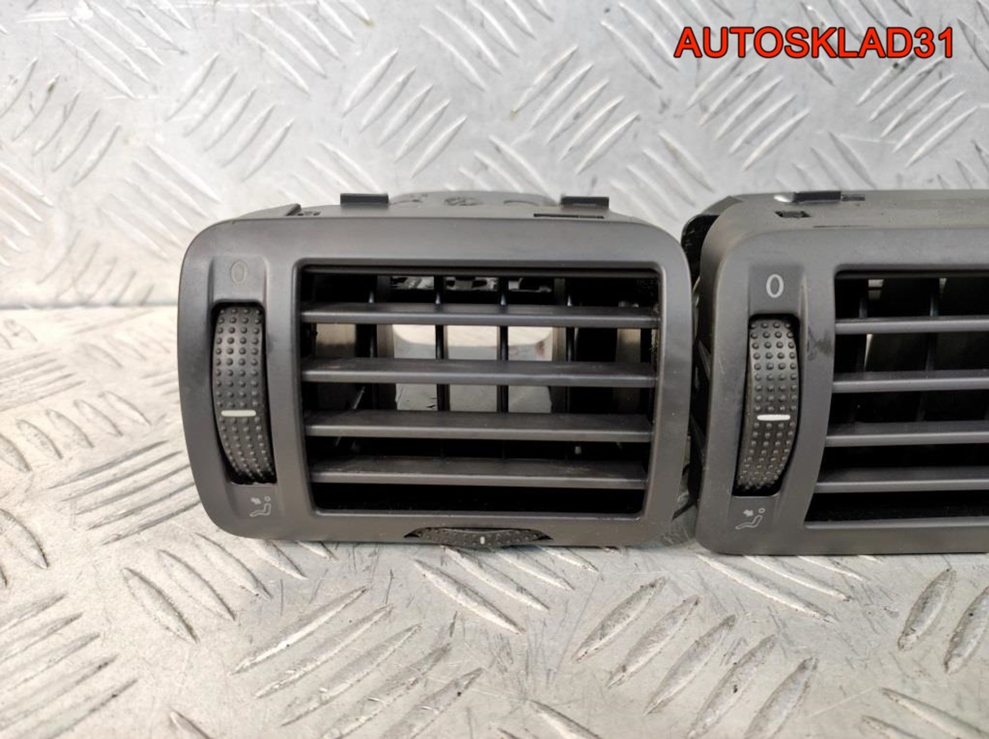 Дефлектор воздушный VW Passat B5 3B0819728D, 9000 рублей, Дубовое