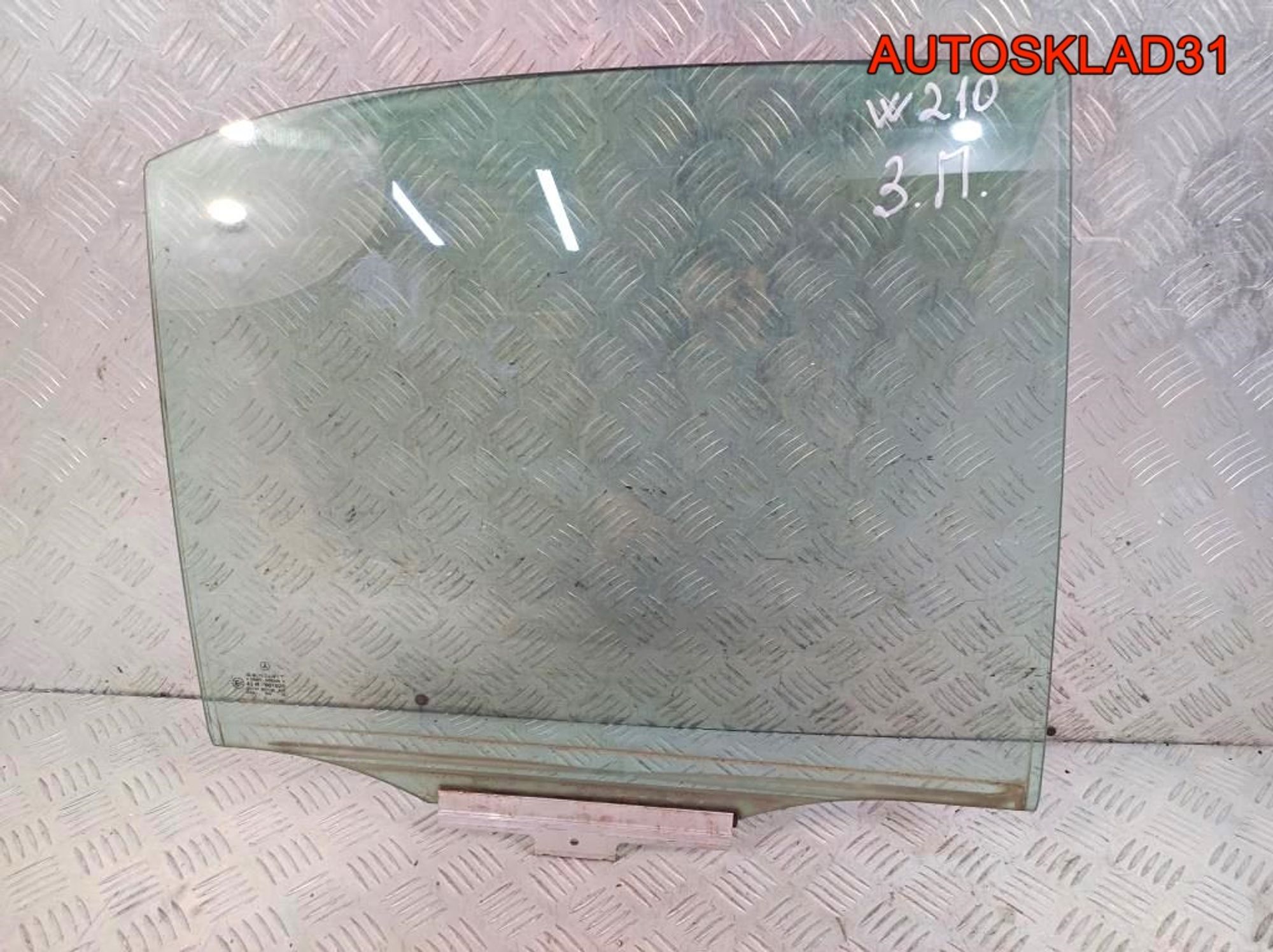 Стекло двери задней правой Mercedes W210 Седан, 900 рублей, Дубовое