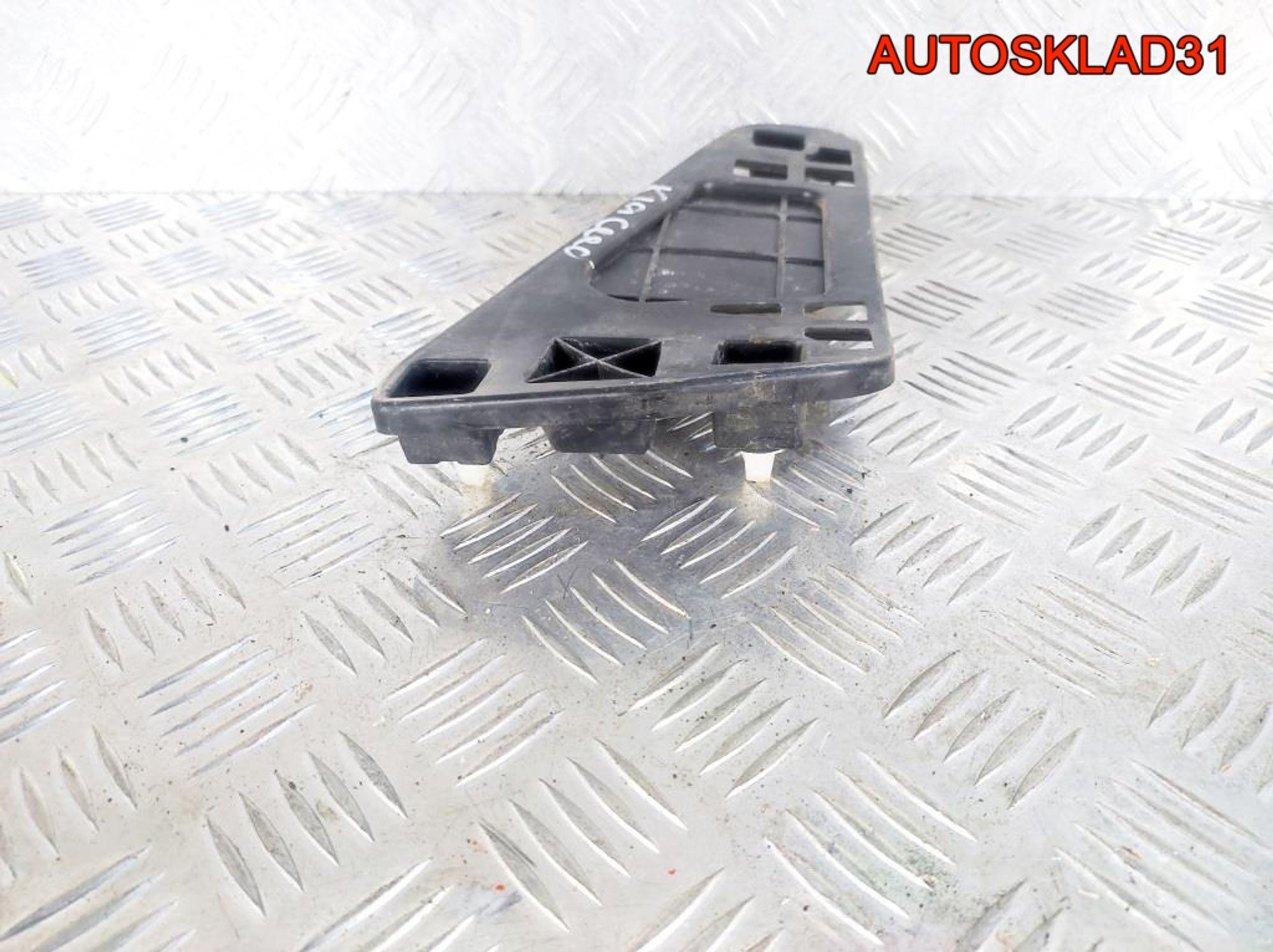 Направляющая заднего бампера левая Kia Ceed Combi, 500 рублей, Дубовое