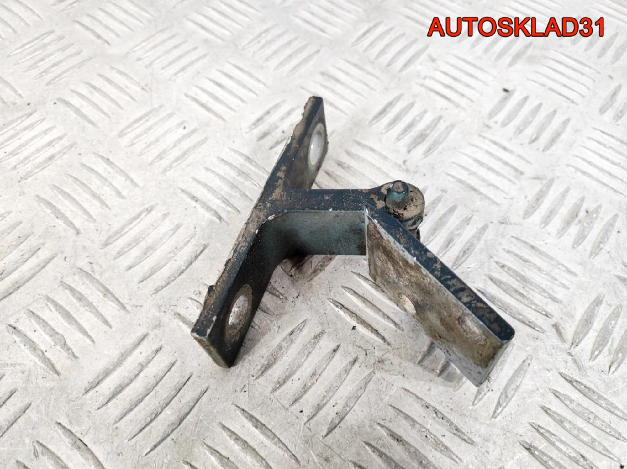 Петля двери передняя верхняя правая Audi A6 C4, 900 рублей, Дубовое