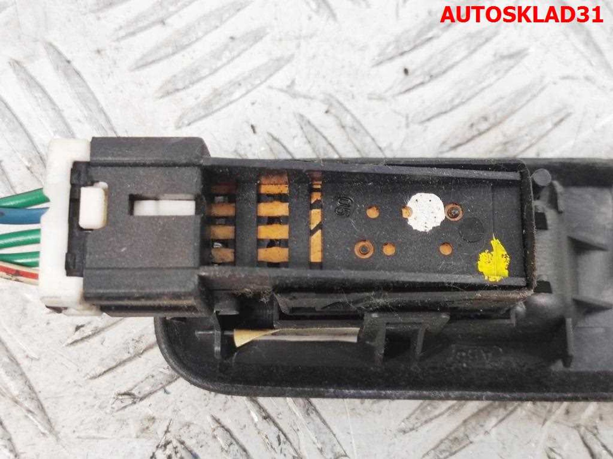 Кнопка стеклоподъемника задняя левая Nissan Primera P11 809613F000, 600 рублей, Дубовое