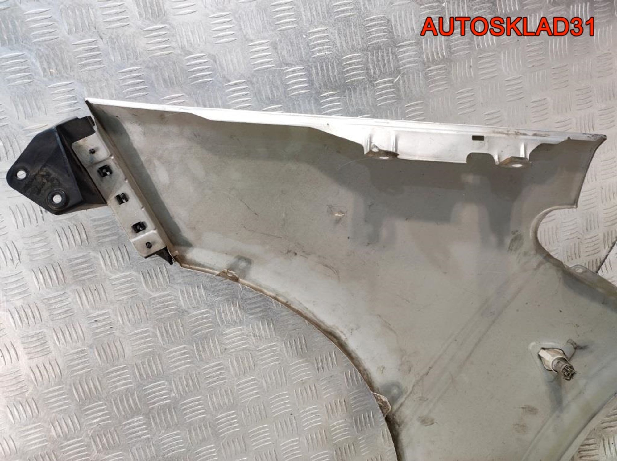 Крыло переднее правое три двери Mitsubishi Colt Z3 MN161904, 4500 рублей, Дубовое