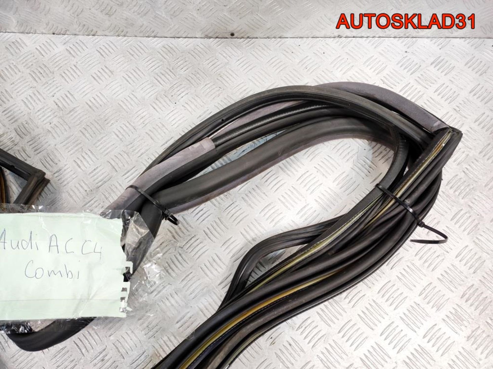 Уплотнитель двери Комплект Audi A6 C4 Универсал, 9000 рублей, Дубовое