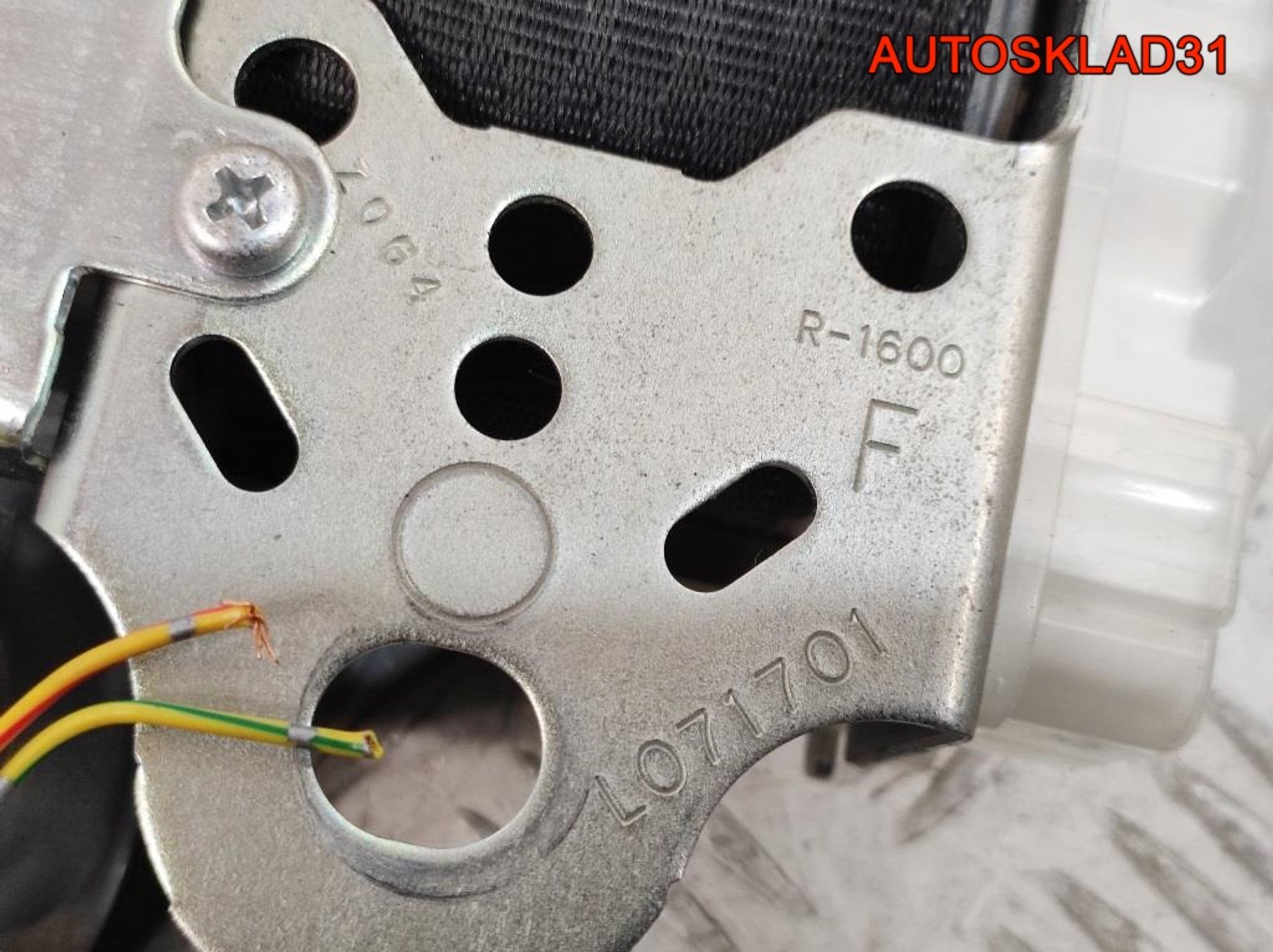 Ремень безопасности передний правый Toyota Aygo 7P1190P, 2500 рублей, Дубовое