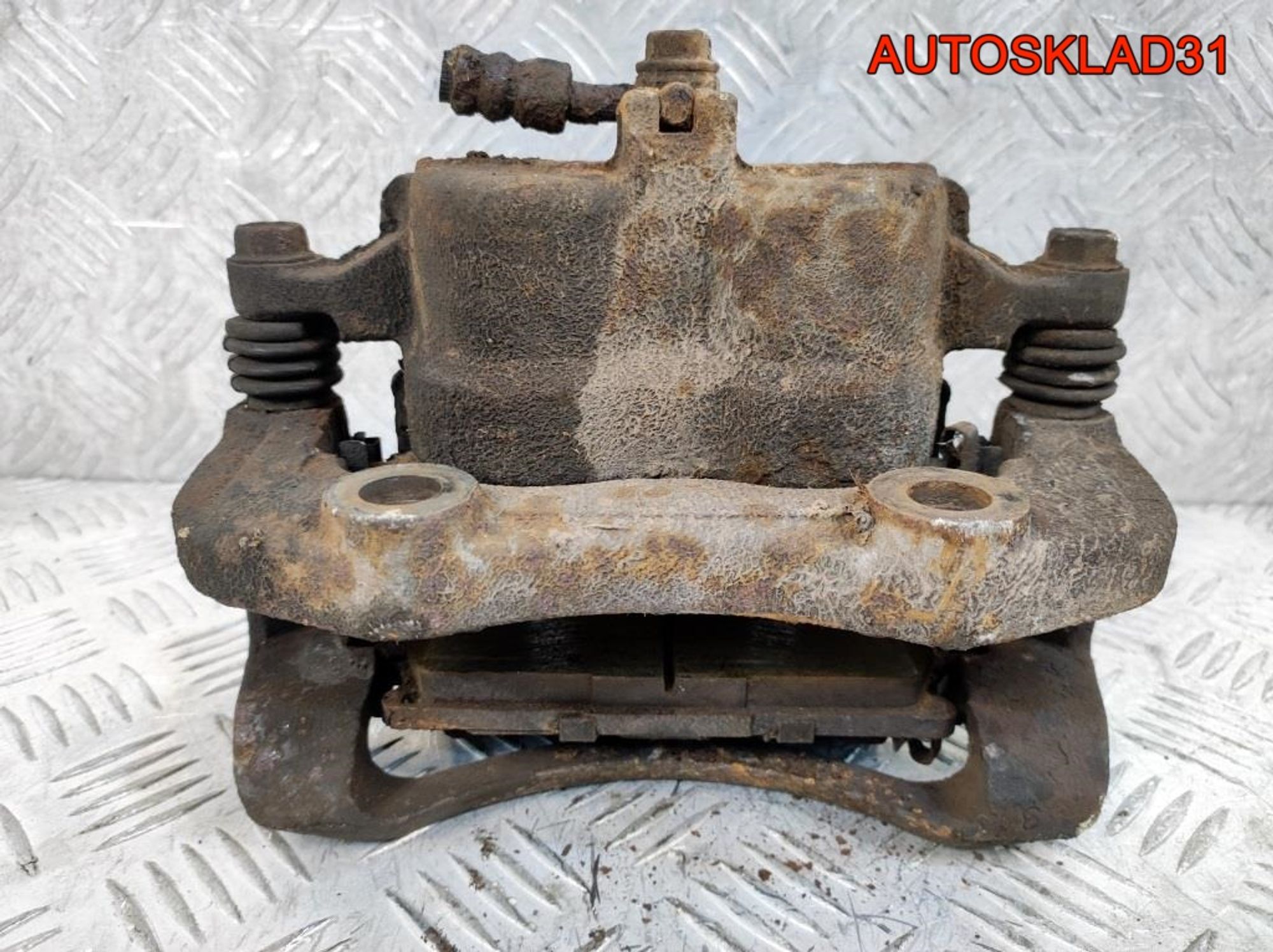 Суппорт тормозной передний левый Nissan X-Trail T30 410118H300, 2300 рублей, Дубовое