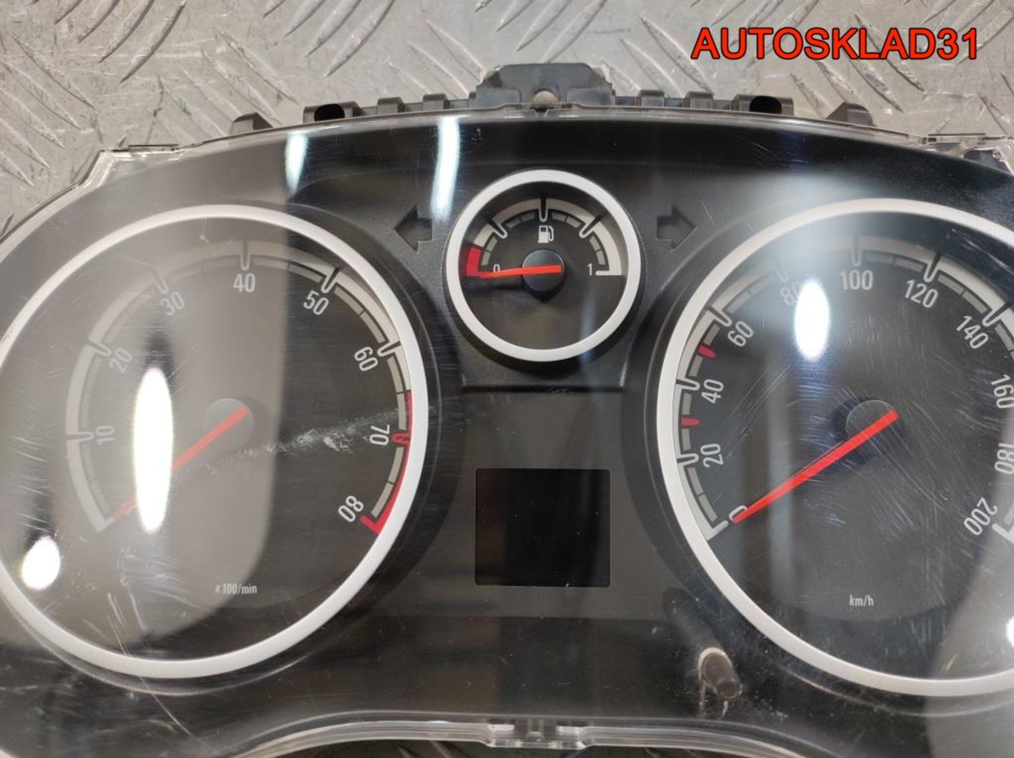 Панель приборов Opel Corsa D 13264268 Бензин, 8100 рублей, Дубовое