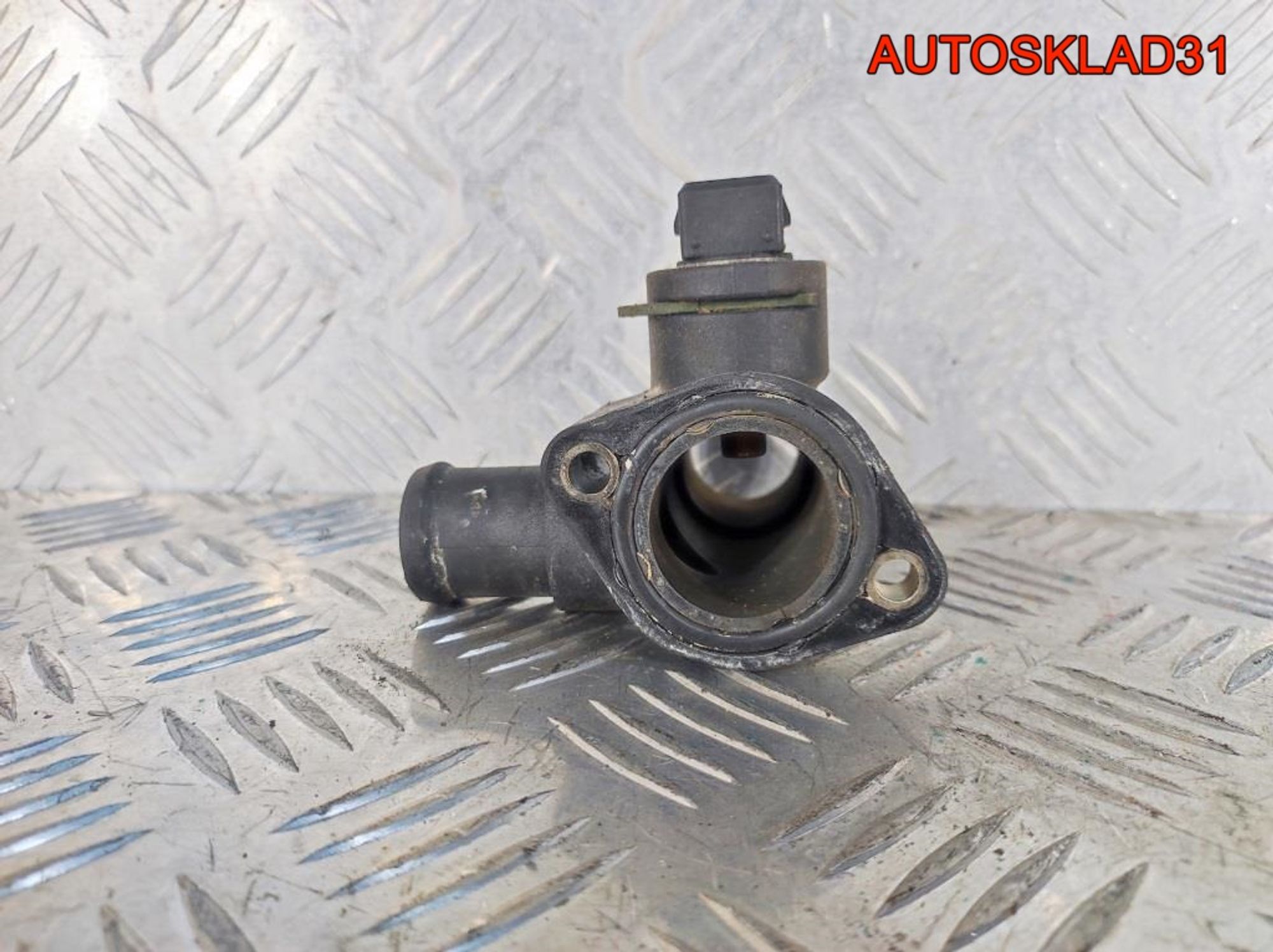 Фланец системы охлаждения Audi A4 B5 028121133, 600 рублей, Дубовое