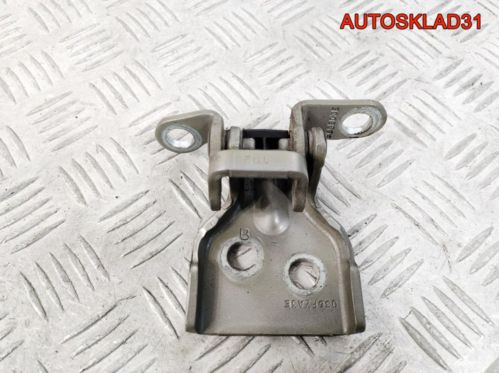 Петля двери передняя левая верхняя Ford Fusion, 900 рублей, Дубовое