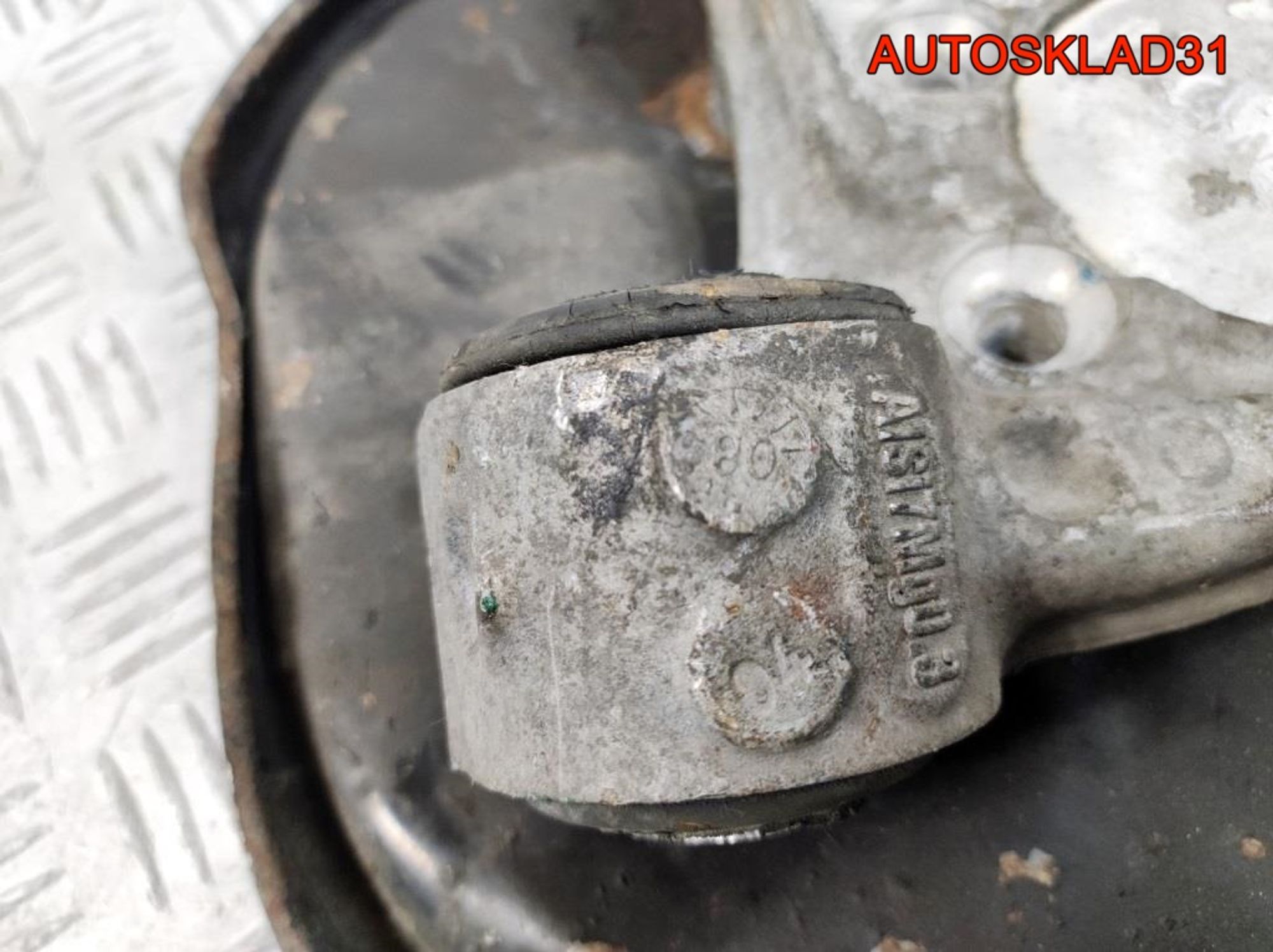 Кулак поворотный задний левый 2WD Audi A6 C6 4F0505433H, 1000 рублей, Дубовое