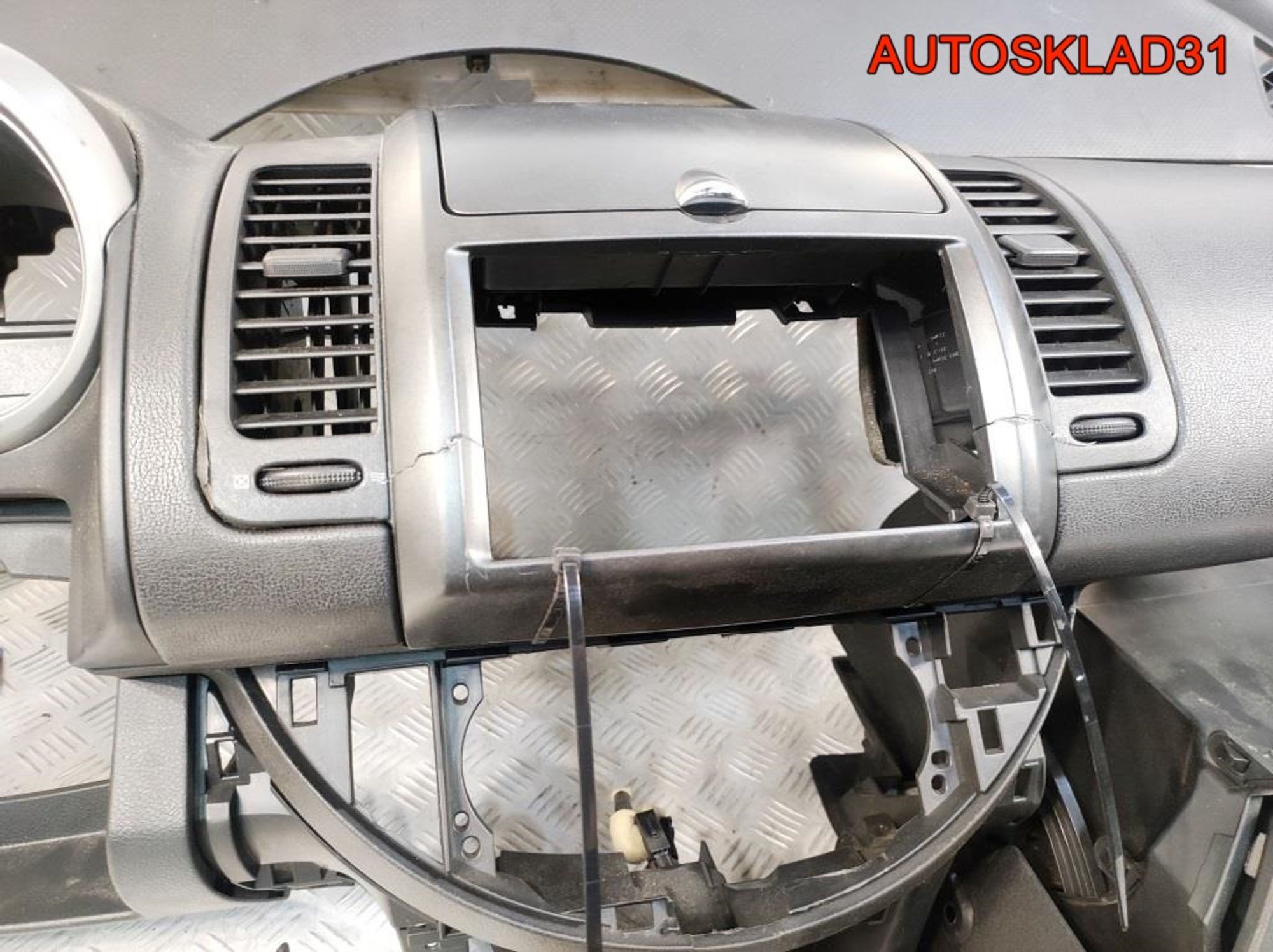 Торпедо Голое Nissan Note E11 Не востановленная, 32400 рублей, Дубовое