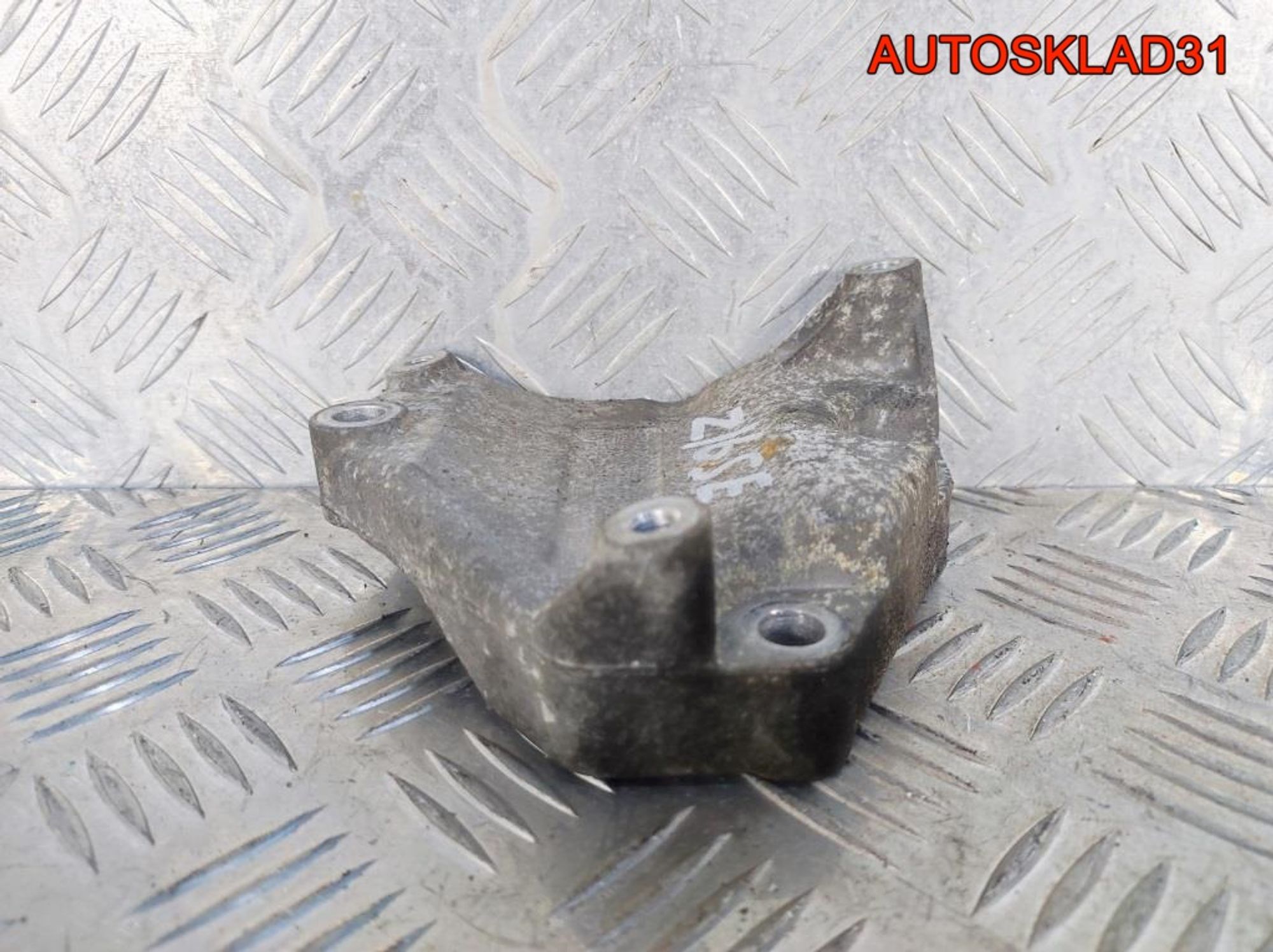 Кронштейн кондиционера Opel Astra G 90529603, 900 рублей, Дубовое