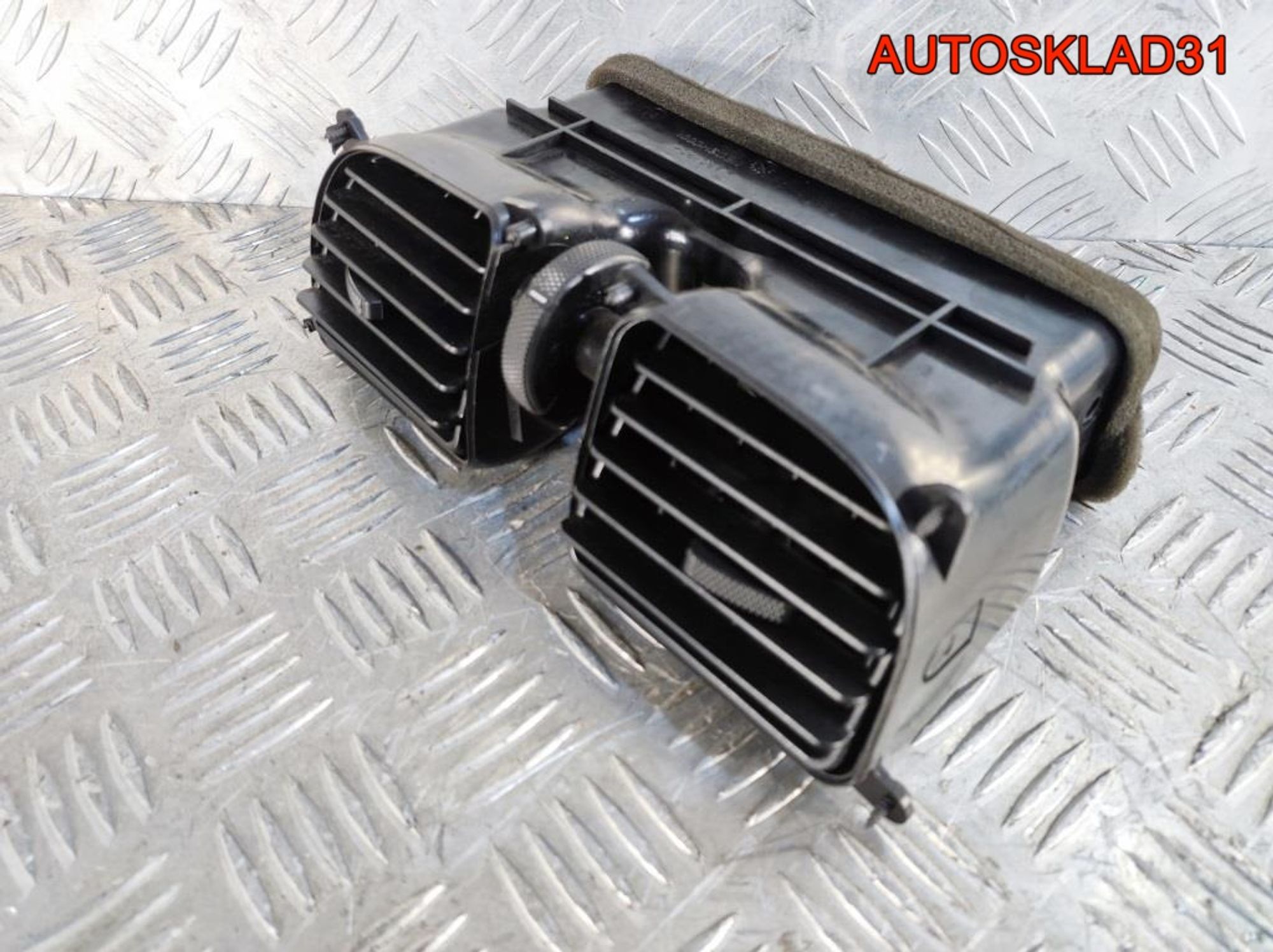 Дефлектор воздушный Mitsubishi Carisma DA 8030A117, 900 рублей, Дубовое