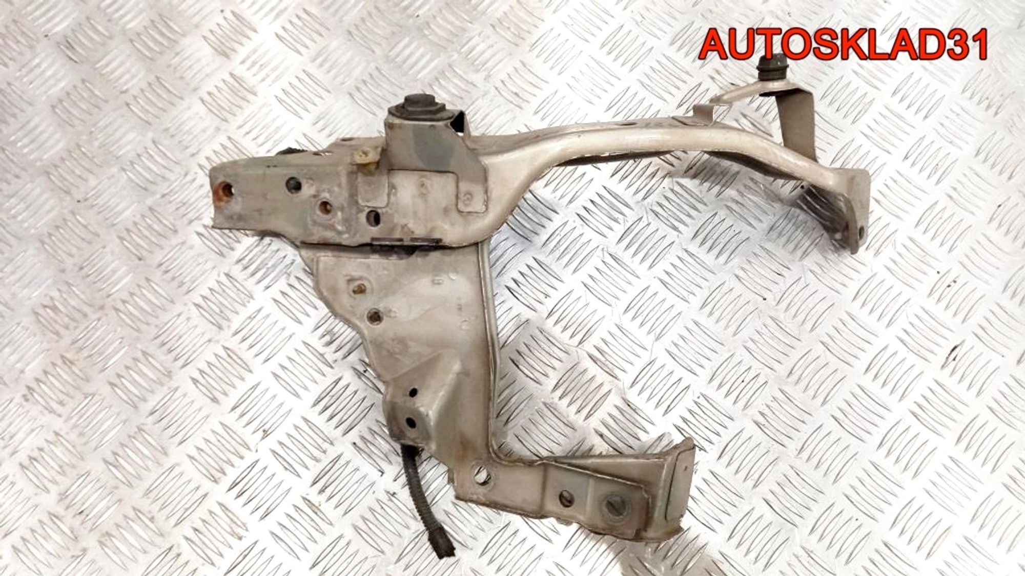 Кронштейн фары левый Opel Zafira B 93184624, 1800 рублей, Дубовое
