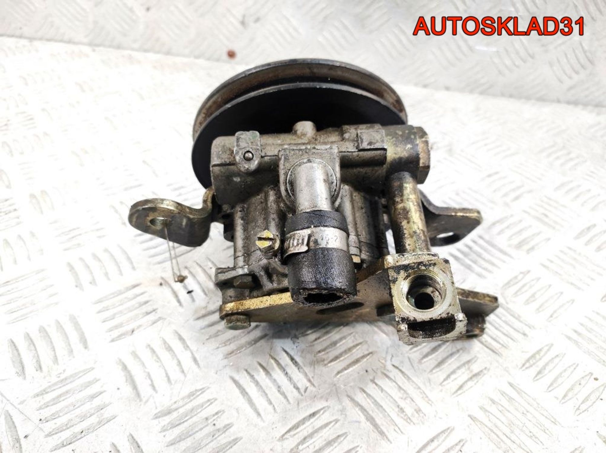 Насос ГУР Nissan Terrano 2 R20 2,7 Дизель, 3200 рублей, Дубовое