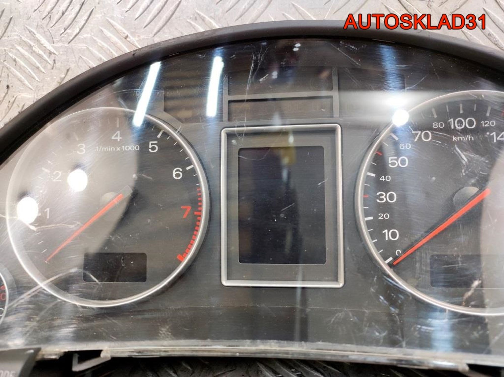 Панель приборов Audi A4 B6 3,0 ASN АКПП 8E0920900L, 4100 рублей, Дубовое