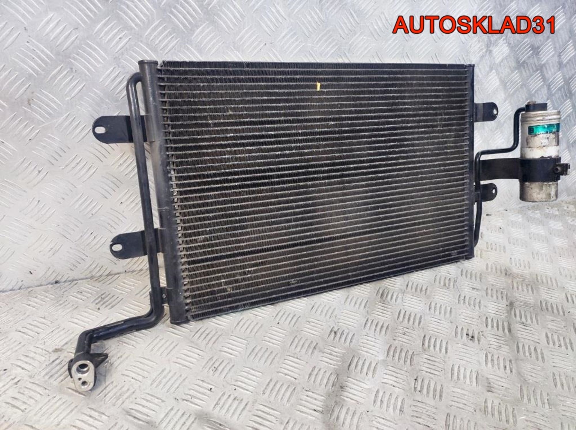 Радиатор кондиционера Volkswagen Golf 4 1J0820411D, 1500 рублей, Дубовое