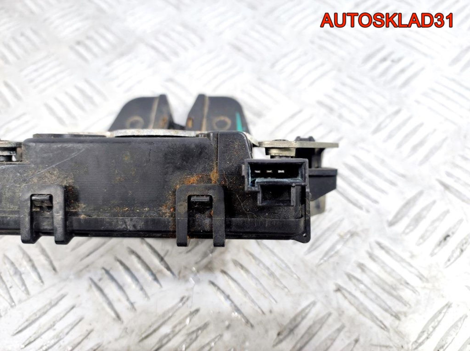 Замок багажника Opel Astra H 13117285 Универсал, 4100 рублей, Дубовое