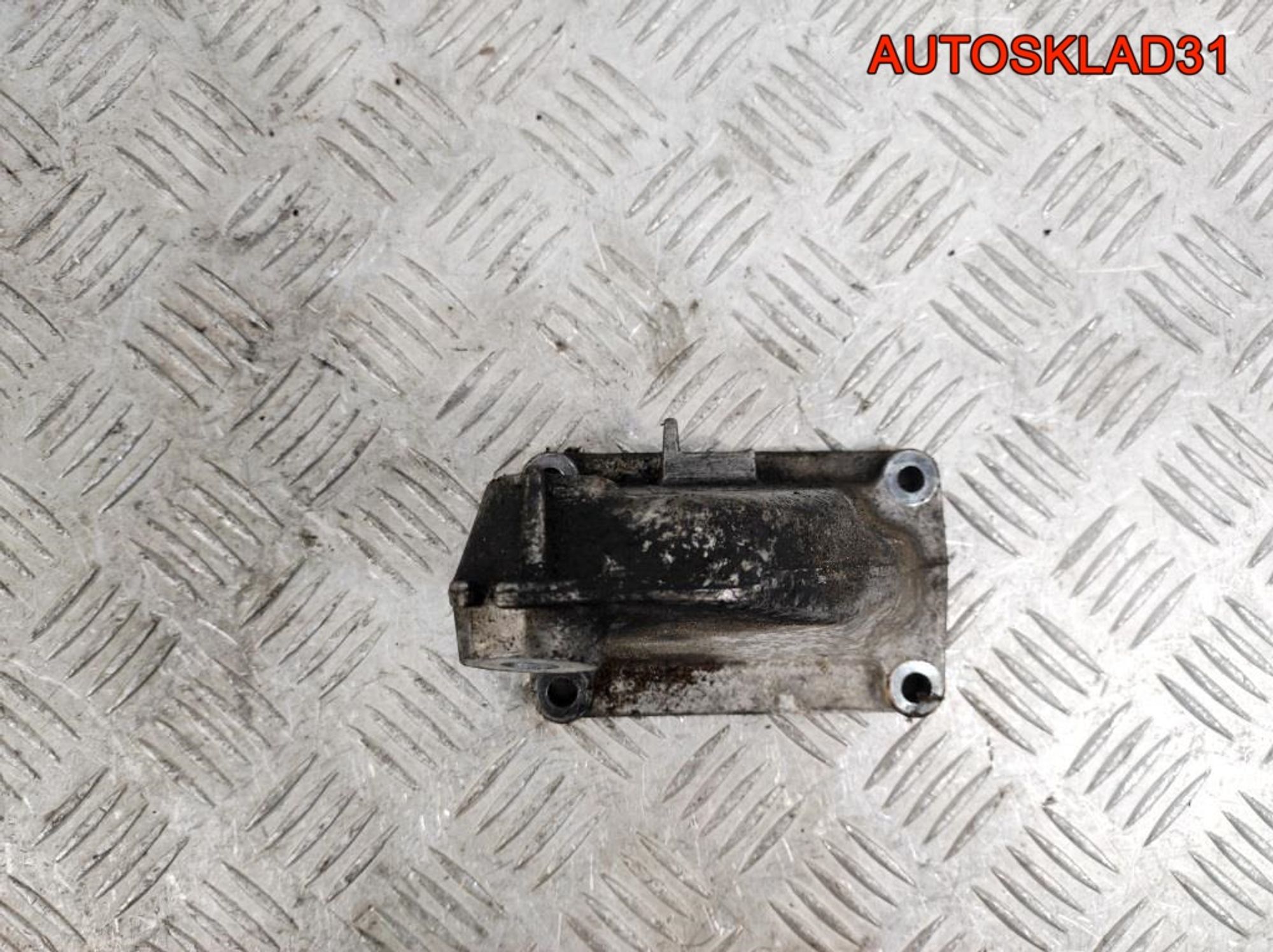 Кронштейн двигателя правый Mercedes W210 A1122231504, 500 рублей, Дубовое