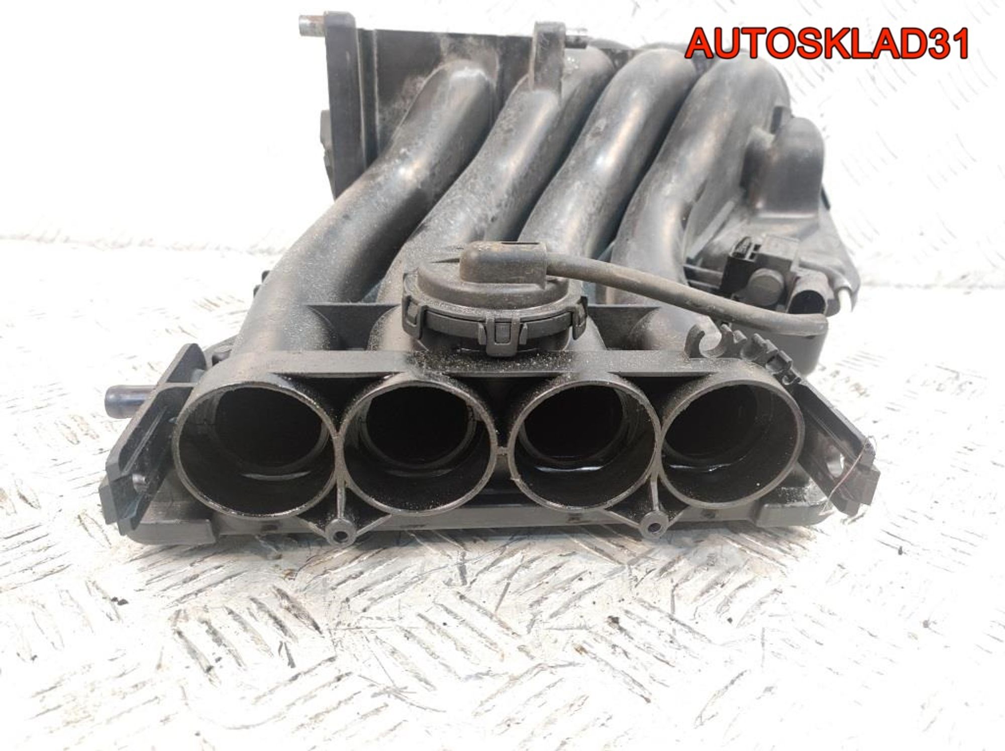 Коллектор впускной верхняя часть VW Golf 4 1,6 BFQ 06A133203BM, 8000 рублей, Дубовое