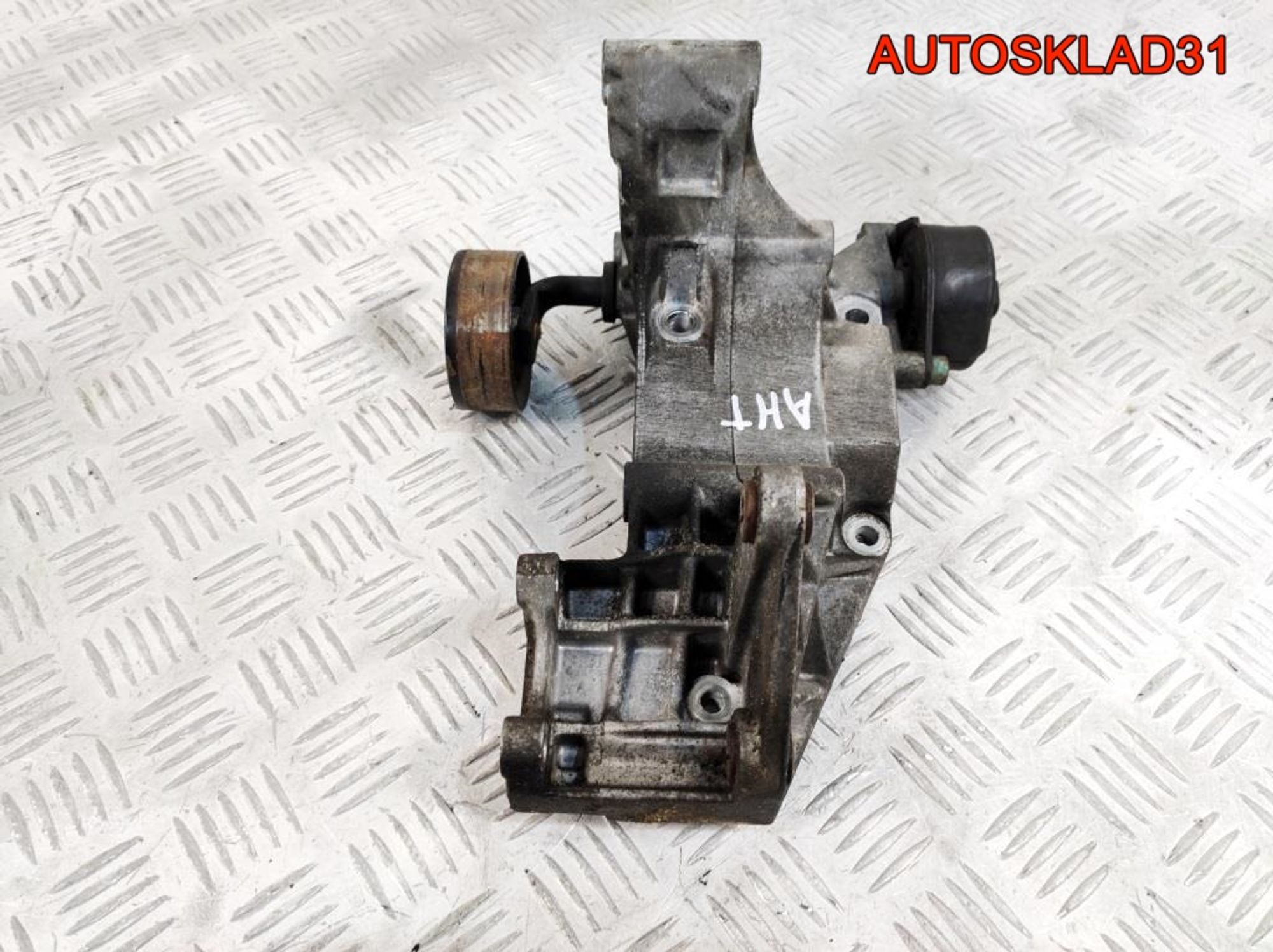 Кронштейн генератора VW Lupo 1.0 AHT 047903139A, 3600 рублей, Дубовое