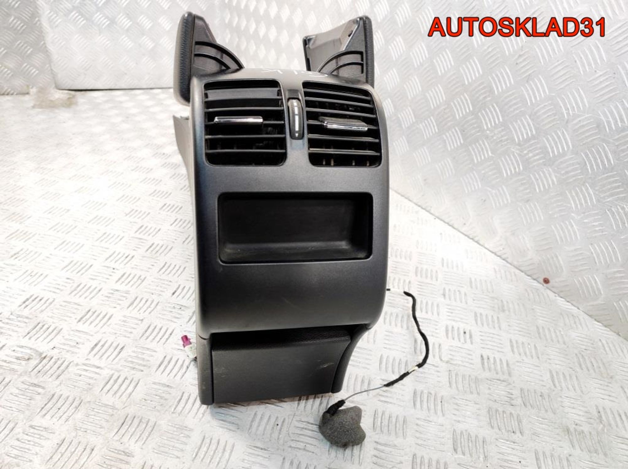 Подлокотник с консолью Mercedes GLK A2046800150, 10000 рублей, Дубовое