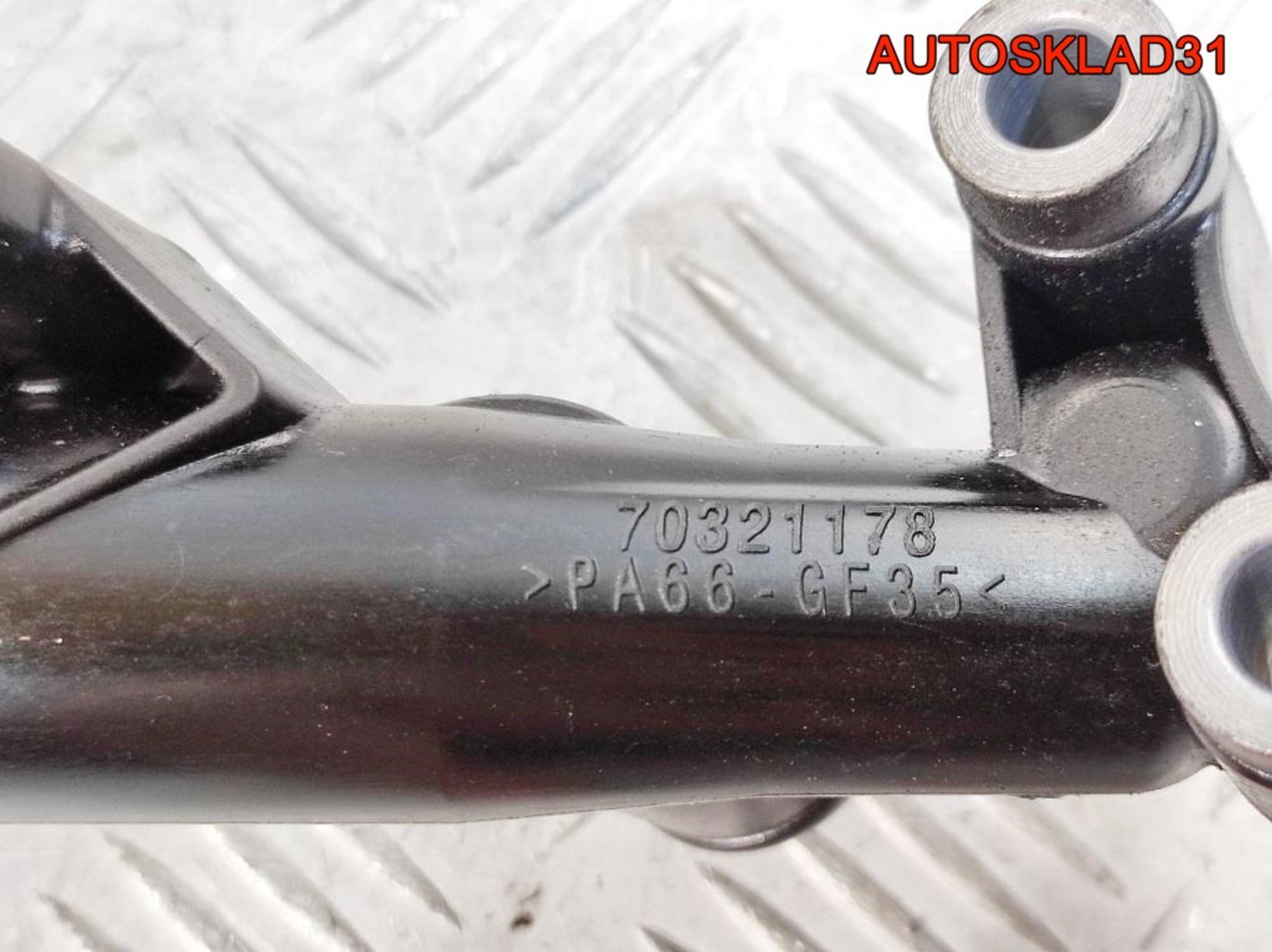 Корпус масляного фильтра Mercedes X204 70321178, 2000 рублей, Дубовое