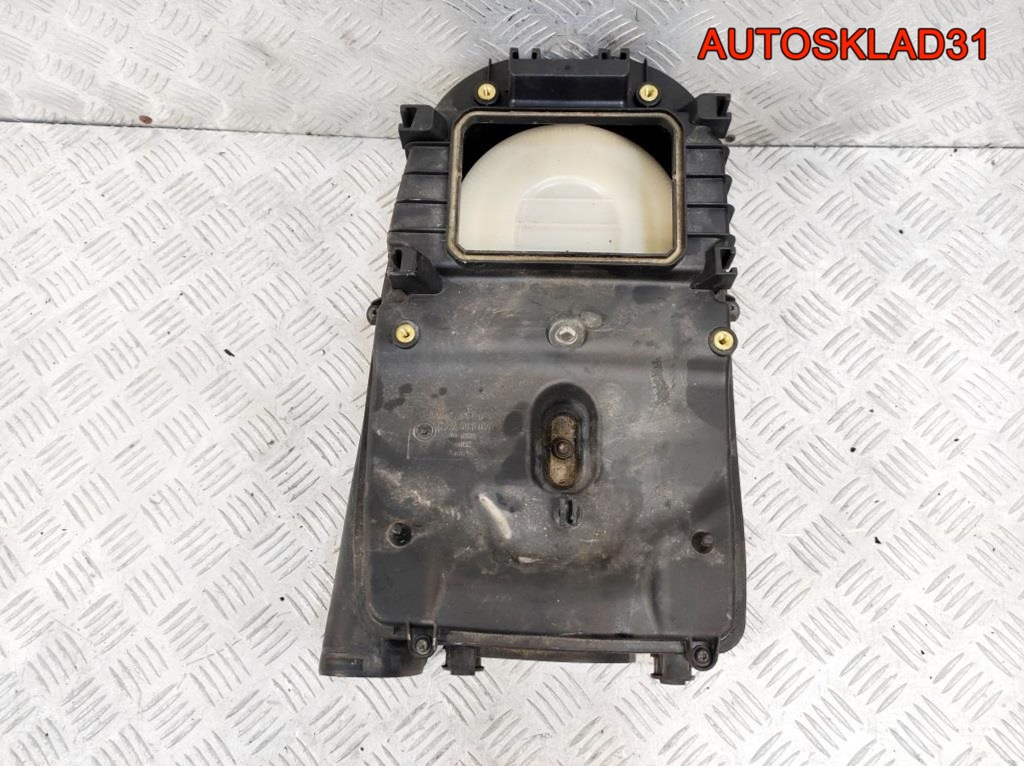 Корпус воздушного фильтра Mercedes X204 651.912, 2000 рублей, Дубовое