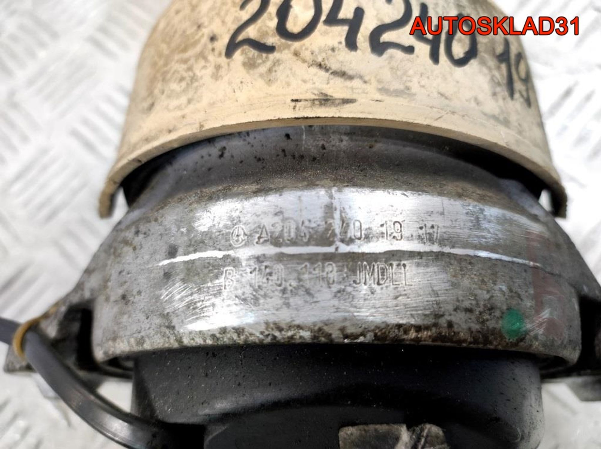 Опора двигателя правая Mercedes X204 A2042401917, 7000 рублей, Дубовое