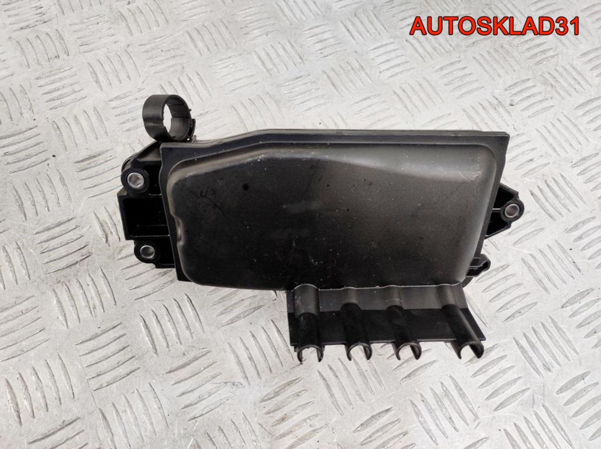 Вакуумный ресивер Mercedes GLK X204 A6510700468, 1400 рублей, Дубовое