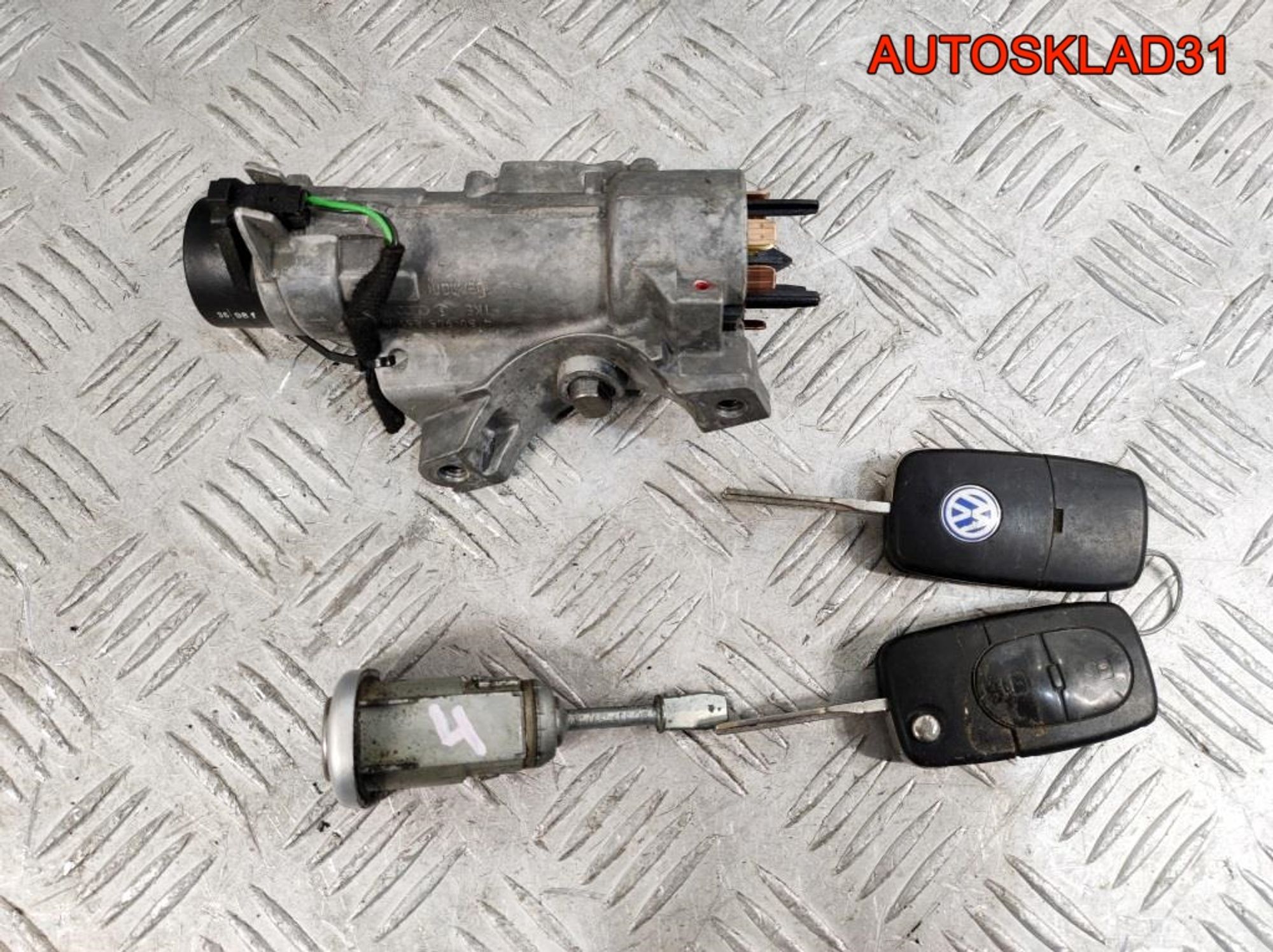 Комплект замок зажигания и личинки с ключом VW Passat B5 4B0905851A, 4500 рублей, Дубовое