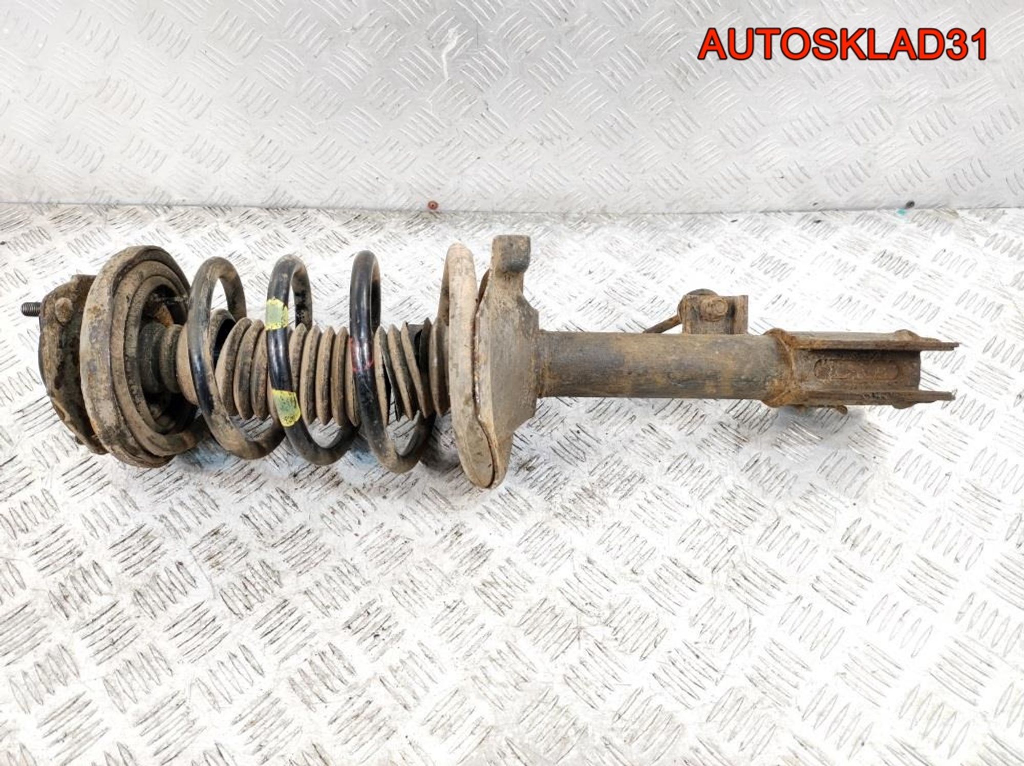 Стойка амортизатора задняя левая Nissan X-Trail T30, 2000 рублей, Дубовое