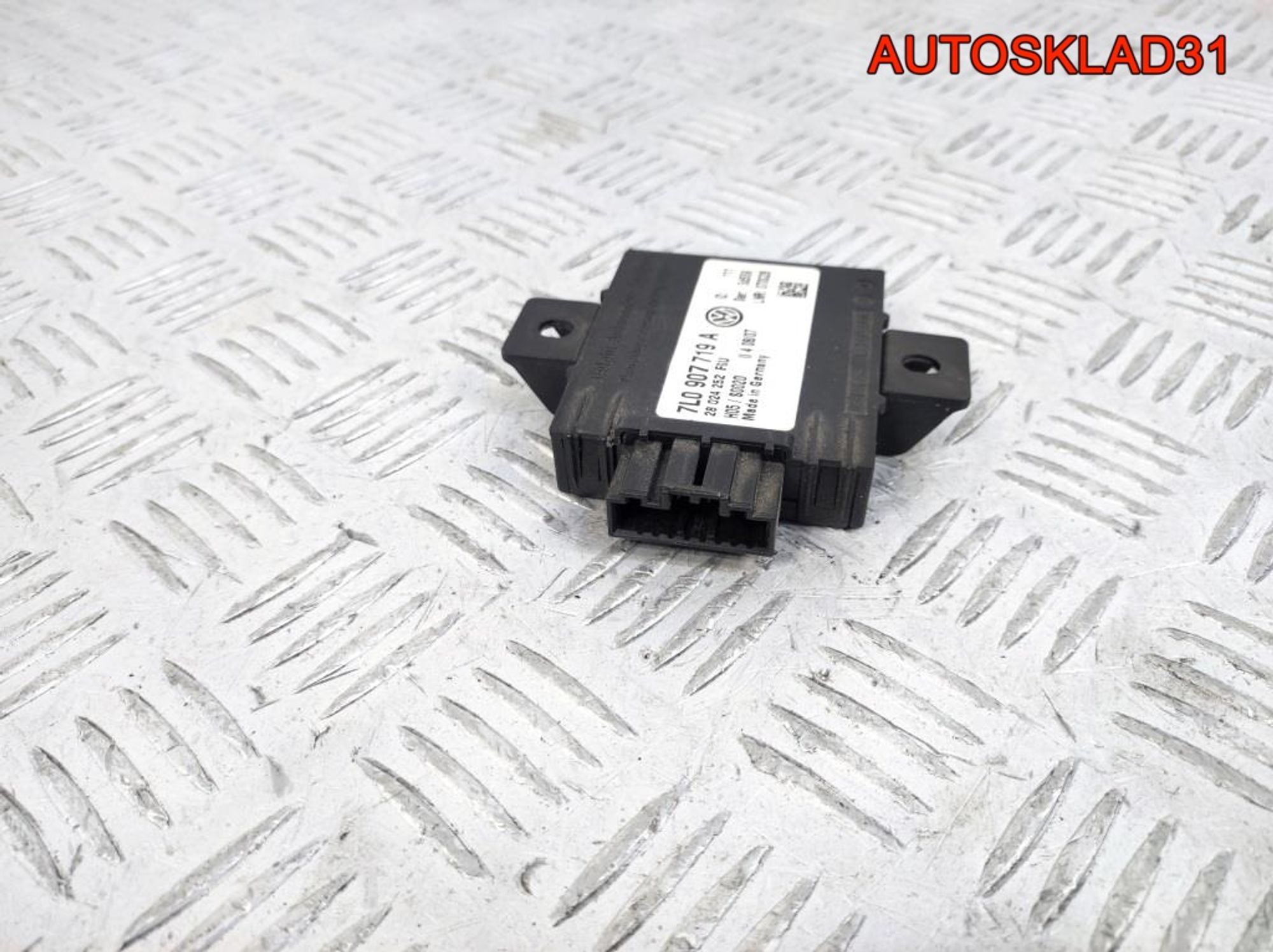 Блок противоугонной системы VW Touareg 7L0907719A, 1000 рублей, Дубовое