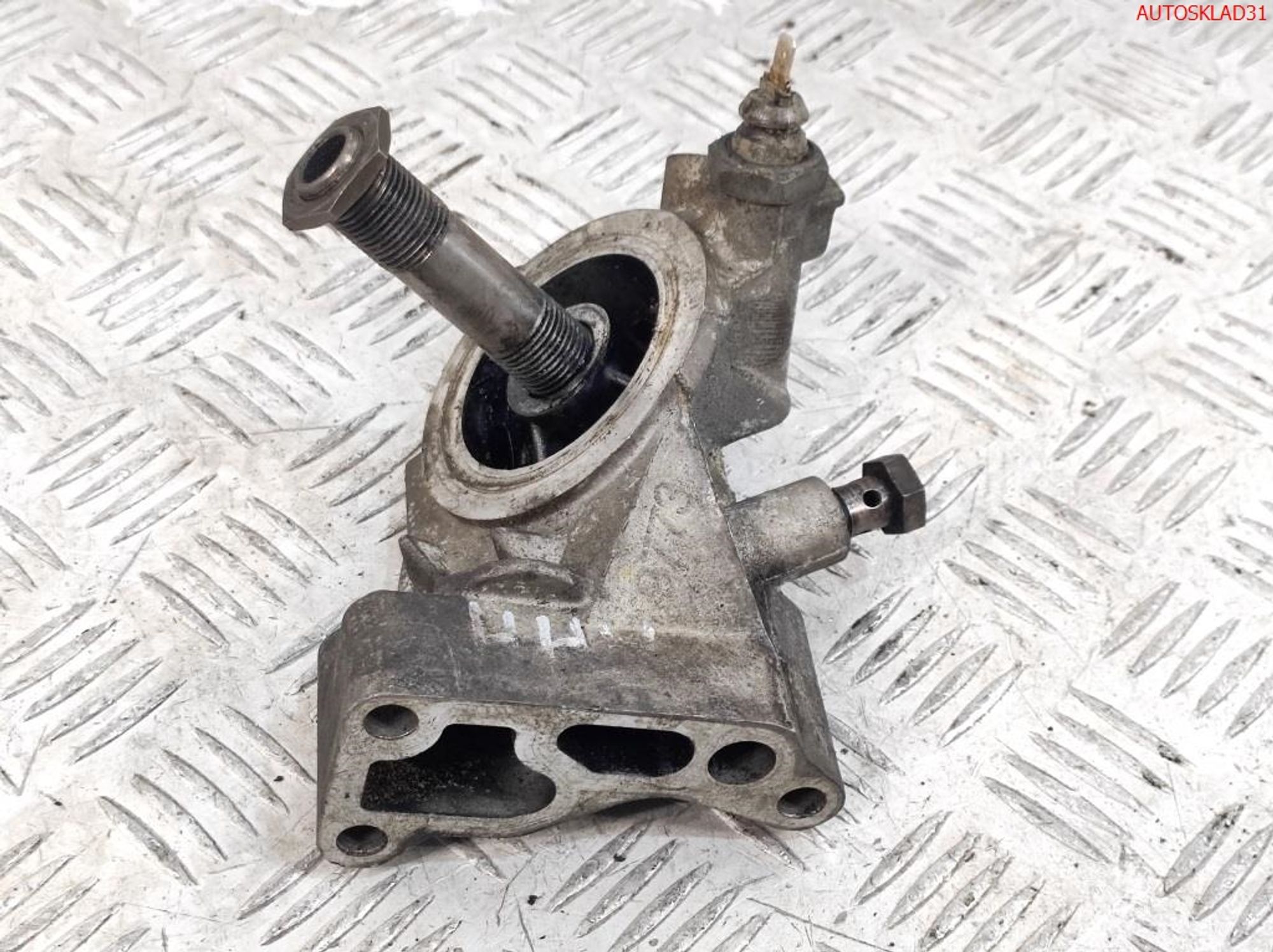 Кронштейн масляного фильтра Audi A6 C5 050115417, 900 рублей, Дубовое