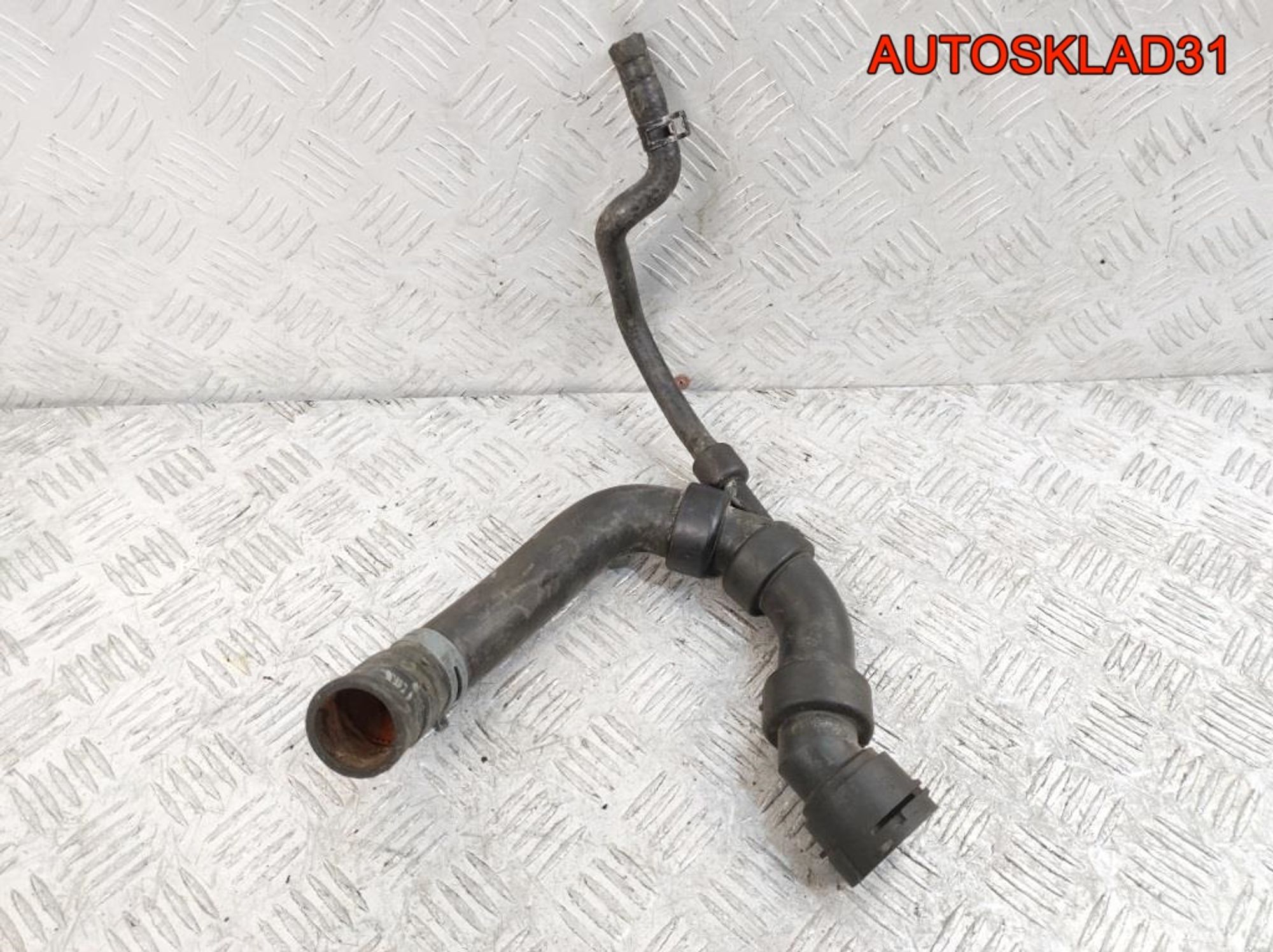 Патрубок радиатора VW Passat B5 2,8 AMX 8D0121101AF, 2000 рублей, Дубовое