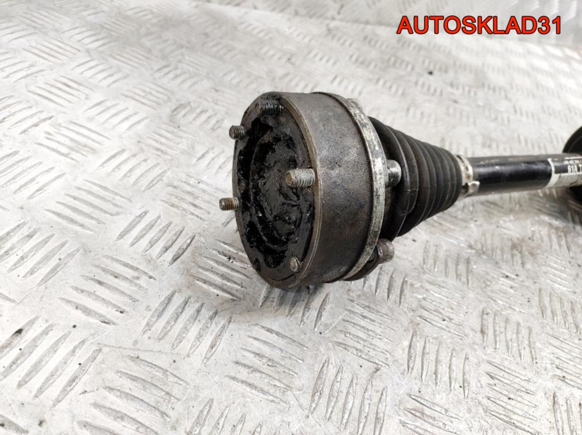 Полуось передняя левая Skoda Rapid 6R0407761B, 3200 рублей, Дубовое