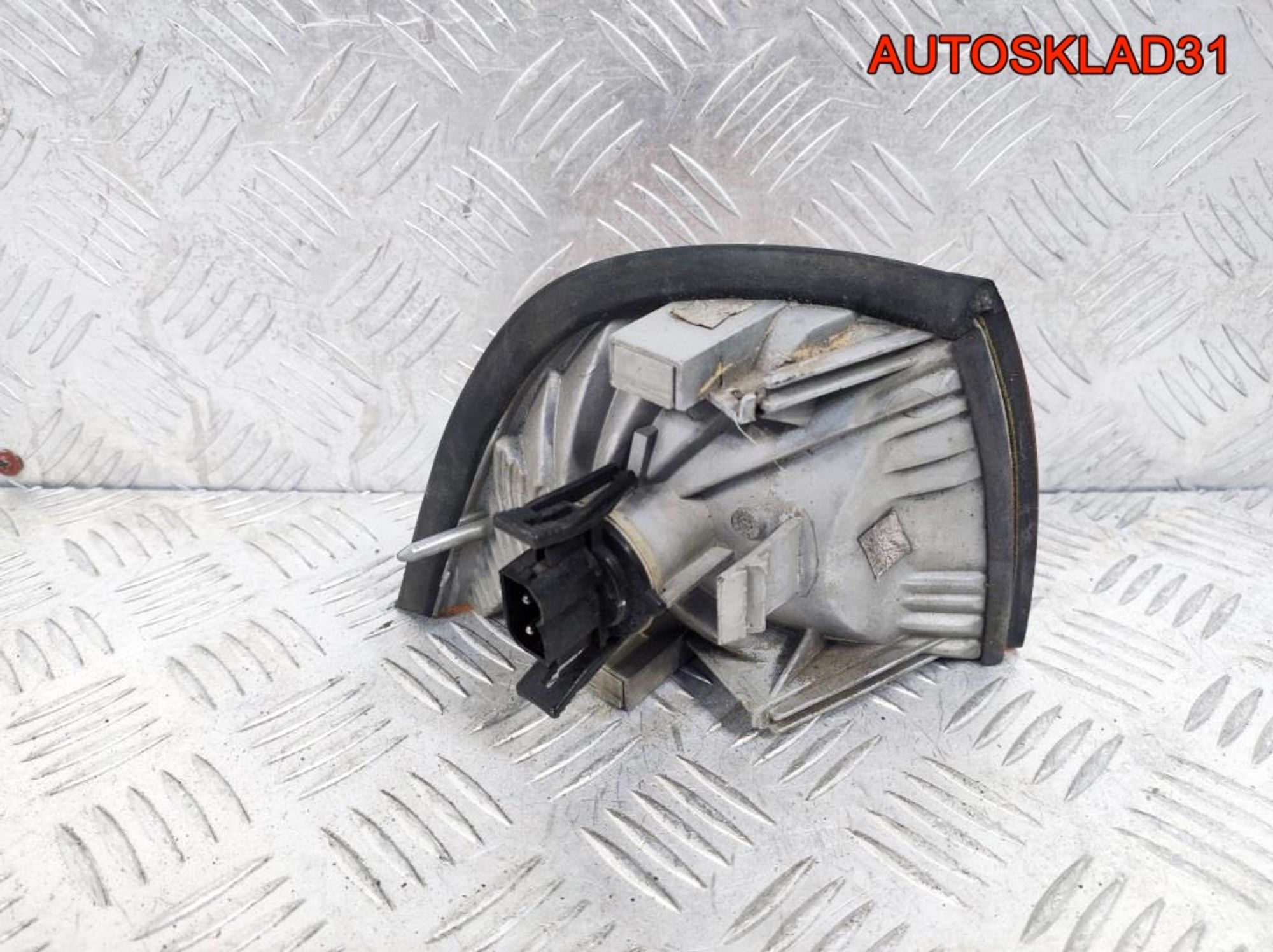 Указатель поворота левый желтый BMWE36 1387043, 500 рублей, Дубовое