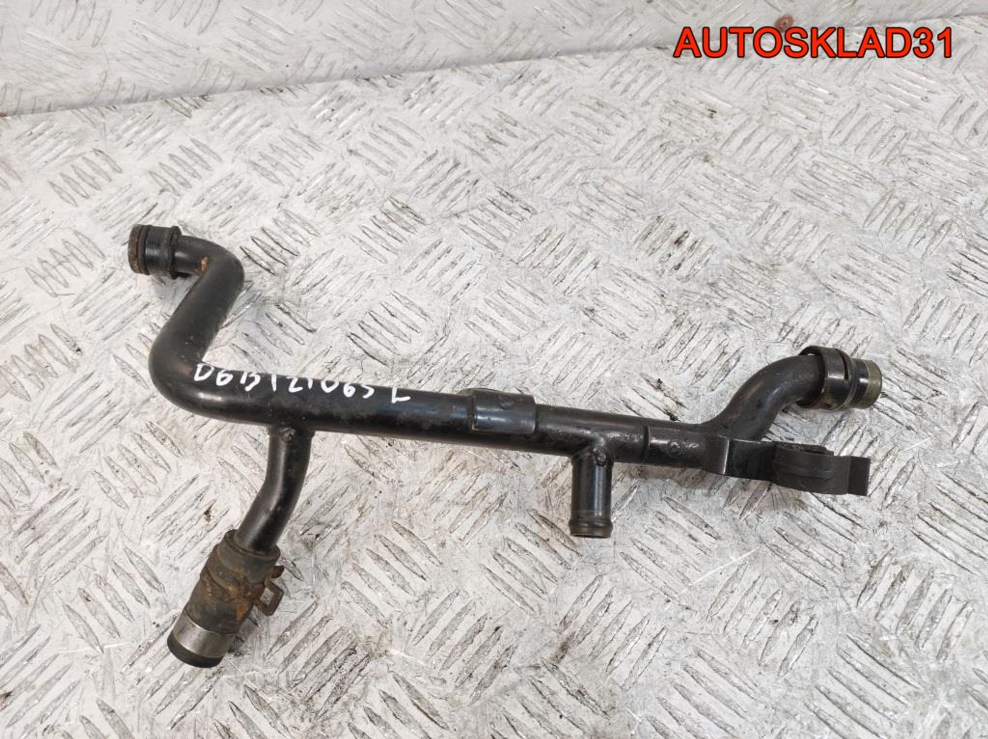Трубка охлаждающей жидкости VW Passat B5 06B121065L, 1000 рублей, Дубовое