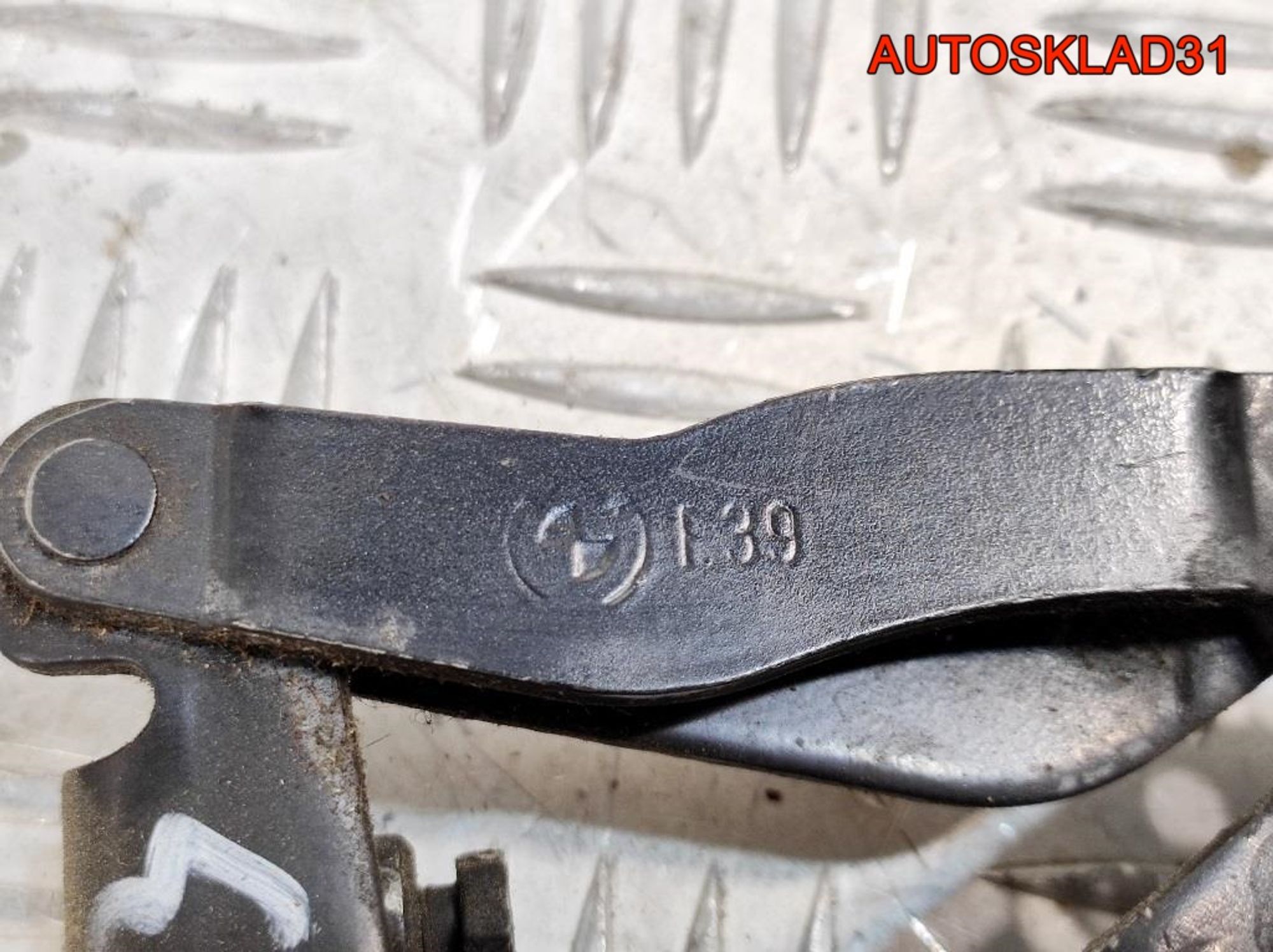 Петля капота левая BMW E39 41618203275, 1400 рублей, Дубовое